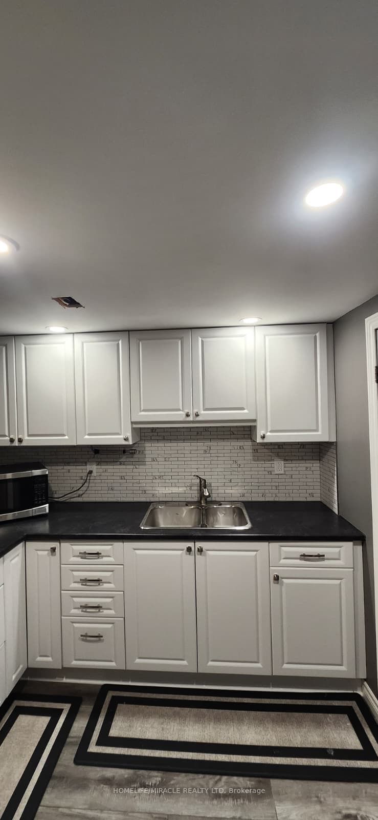 46 Orchard View Boulevard Property Photo 8
