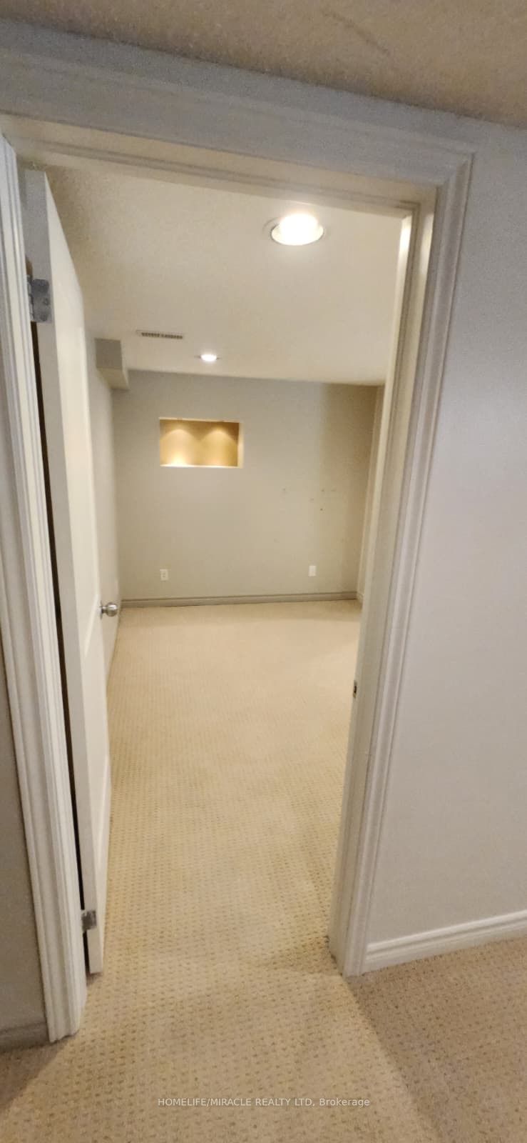 46 Orchard View Boulevard Property Photo 12