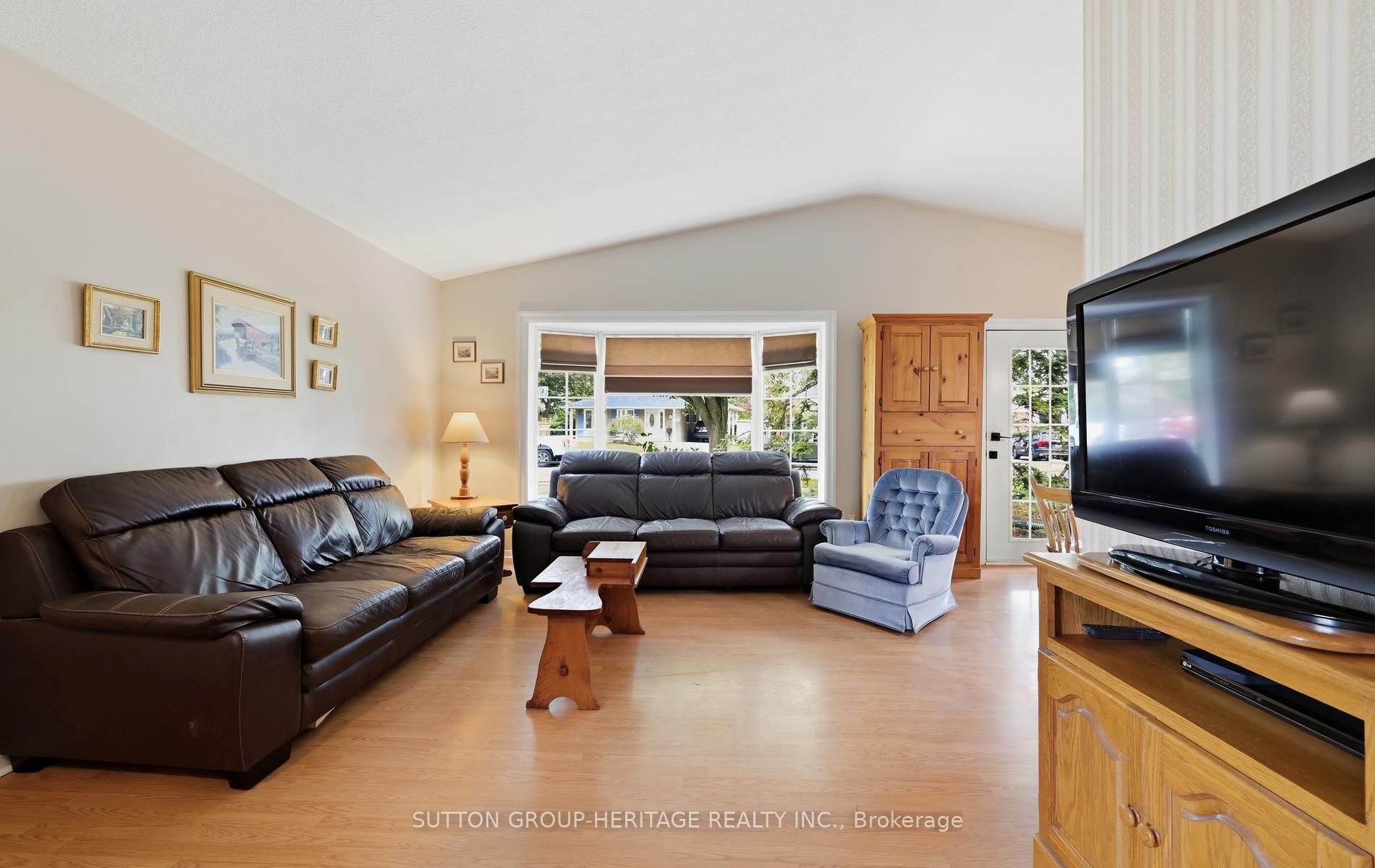 69 Clements Road E Property Photo 2