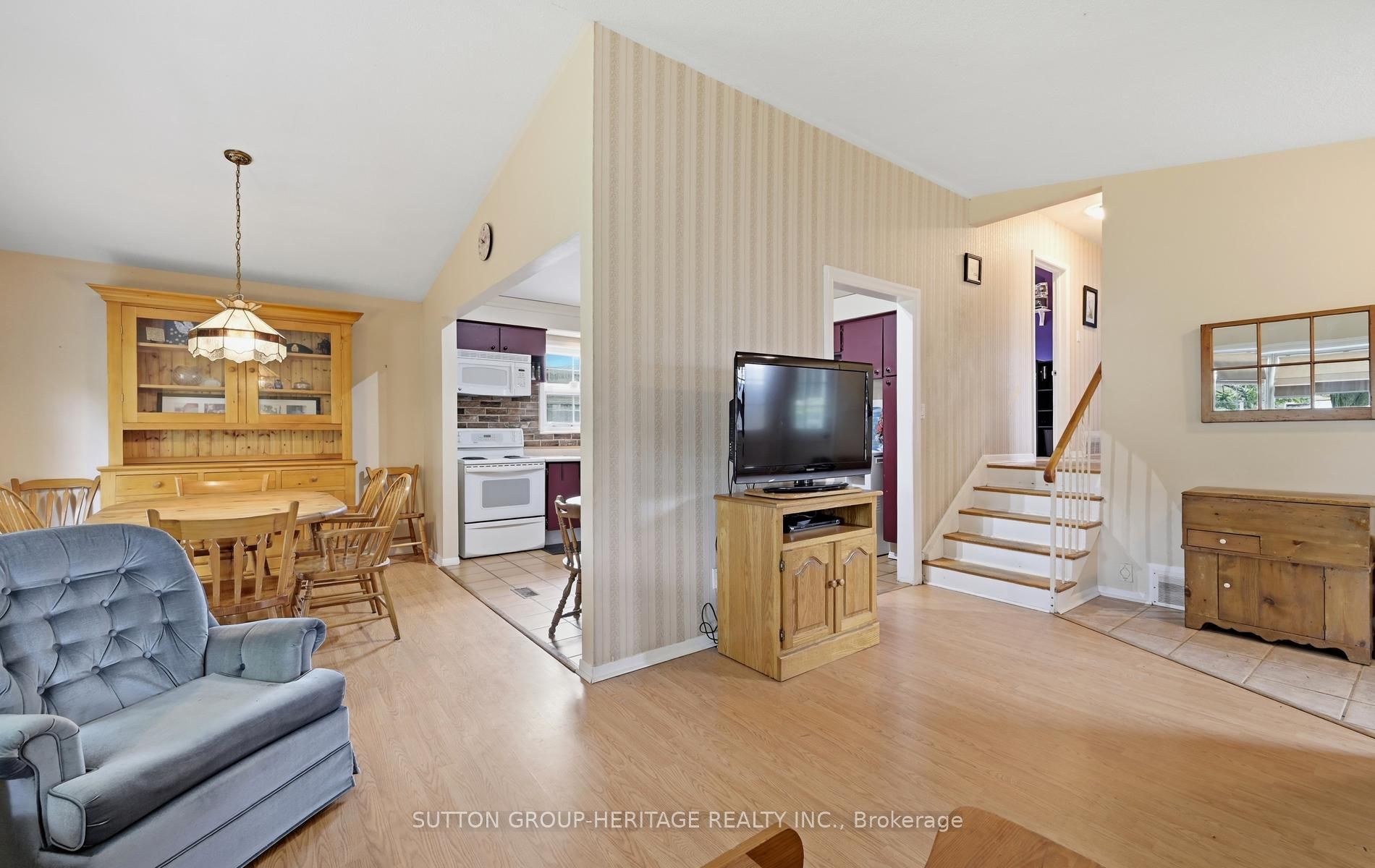 69 Clements Road E Property Photo 6