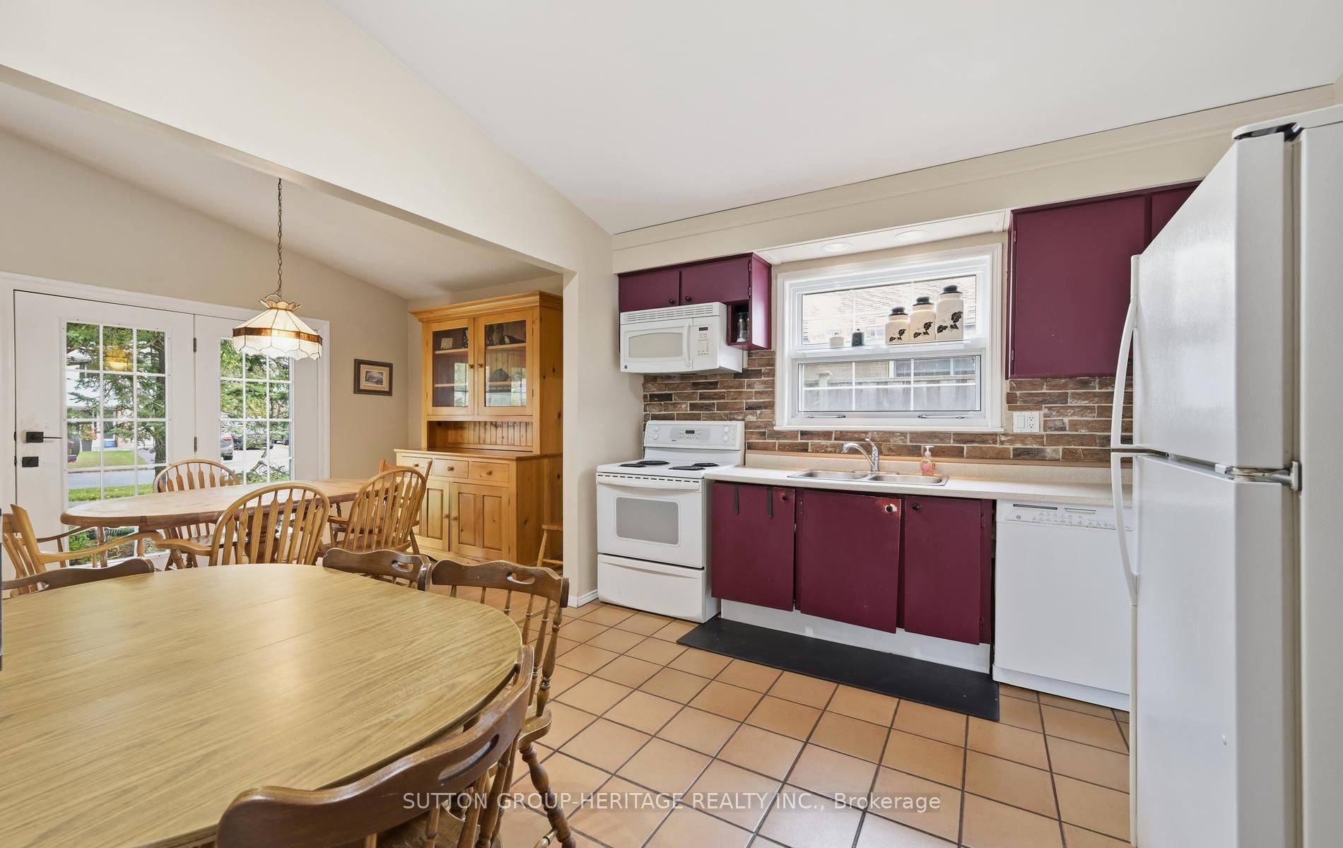 69 Clements Road E Property Photo 10