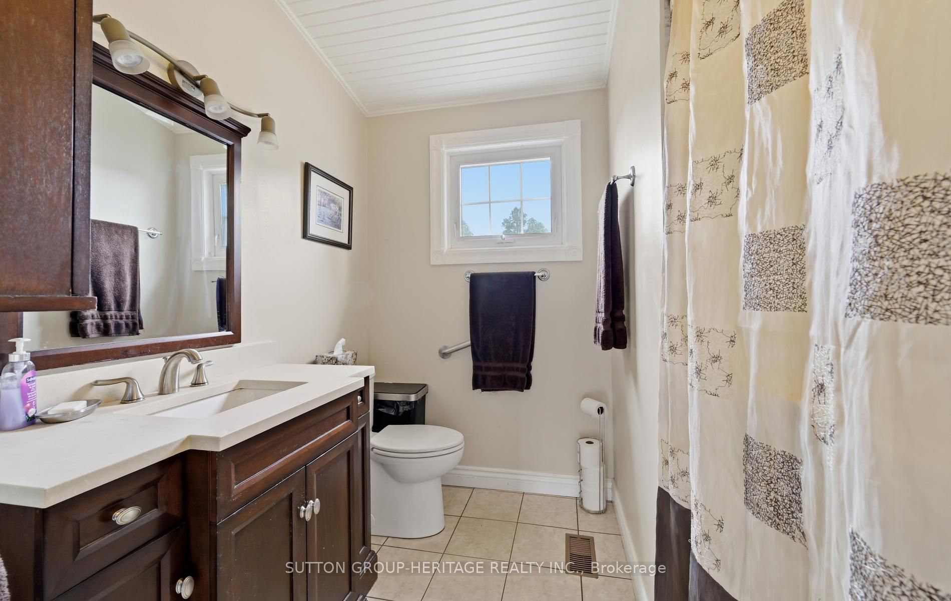 69 Clements Road E Property Photo 18