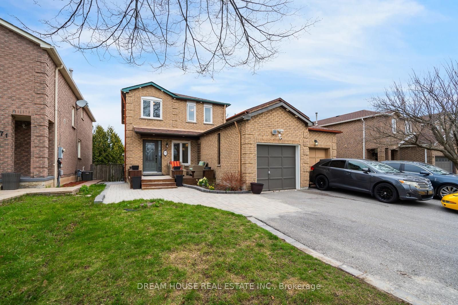 73 Hewitt Crescent Property Photo 1