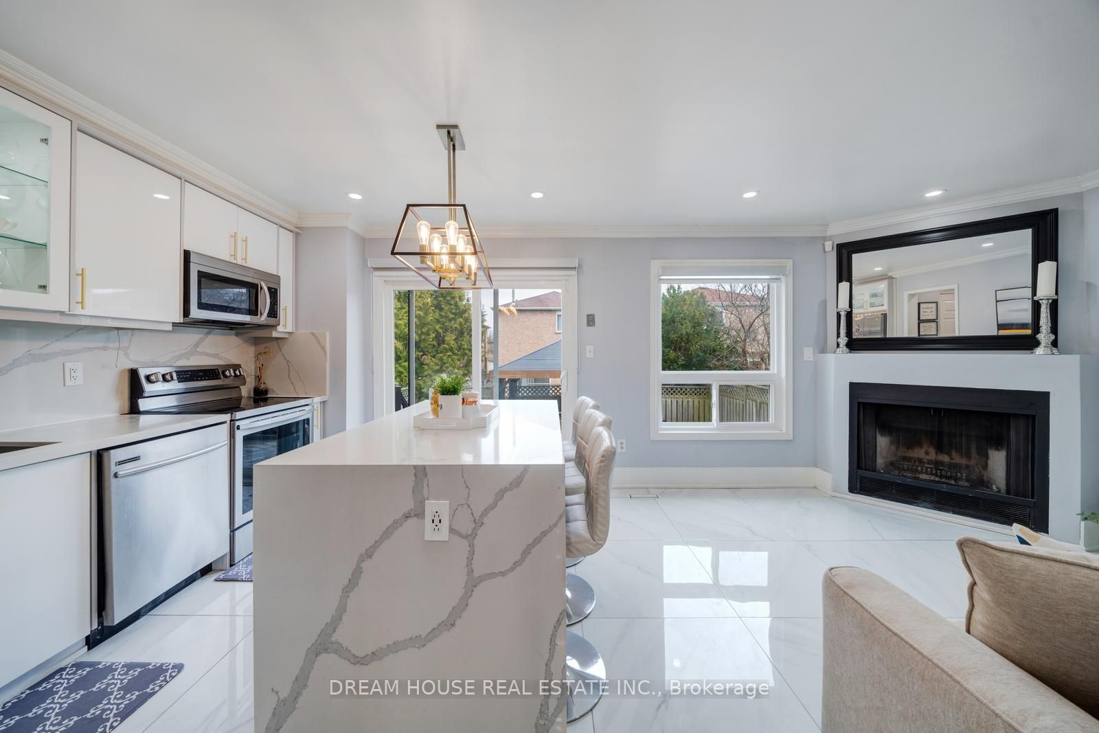 73 Hewitt Crescent Property Photo 14