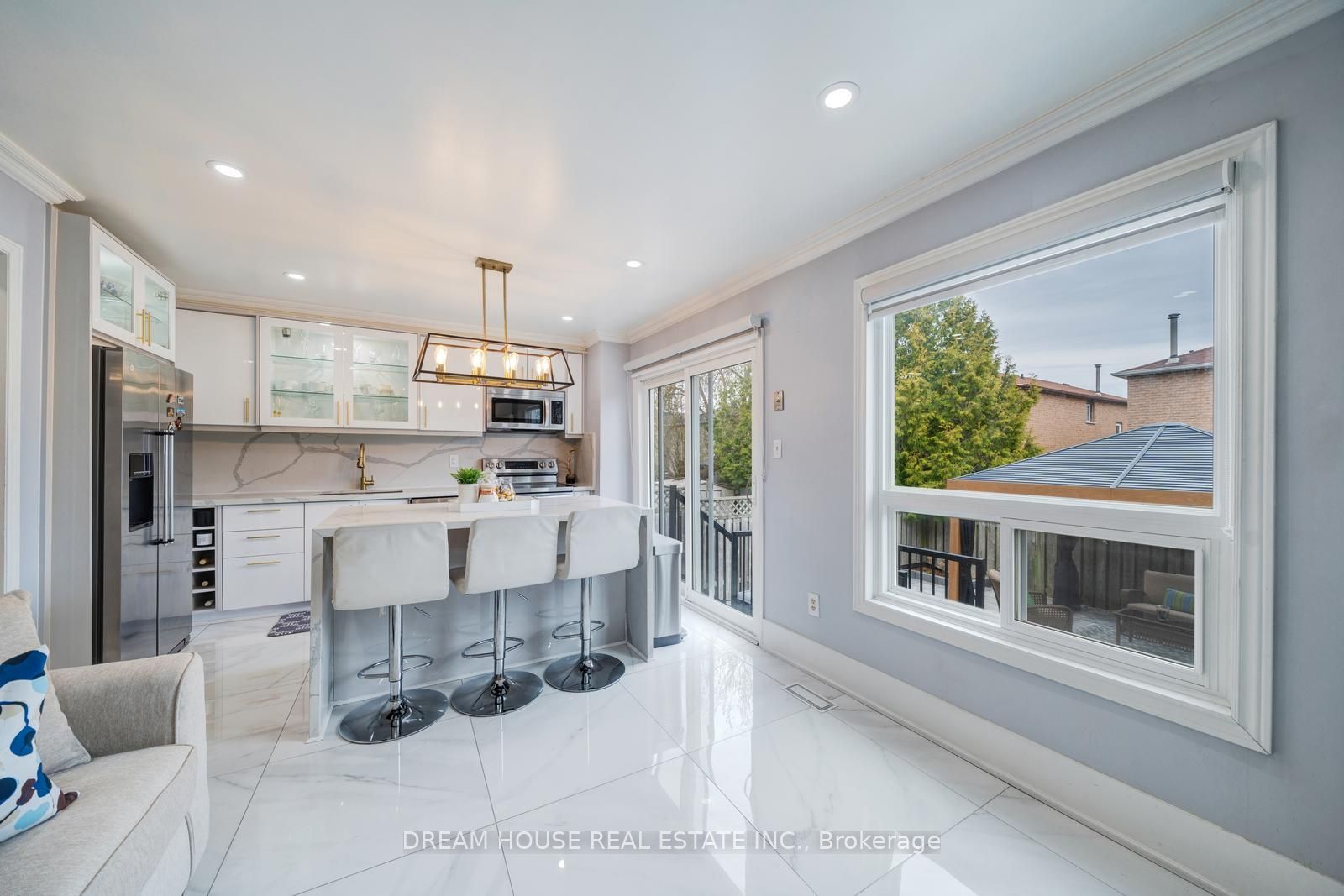73 Hewitt Crescent Property Photo 16