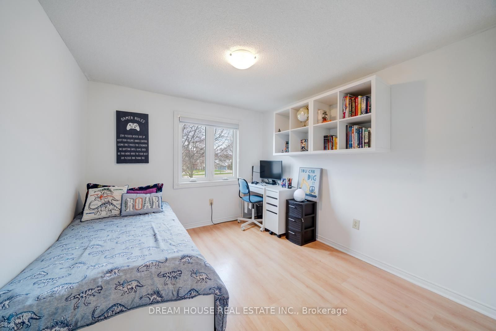 73 Hewitt Crescent Property Photo 25