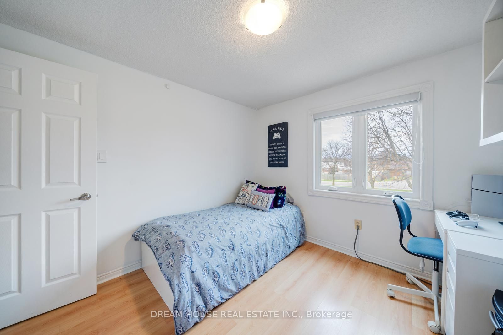 73 Hewitt Crescent Property Photo 26