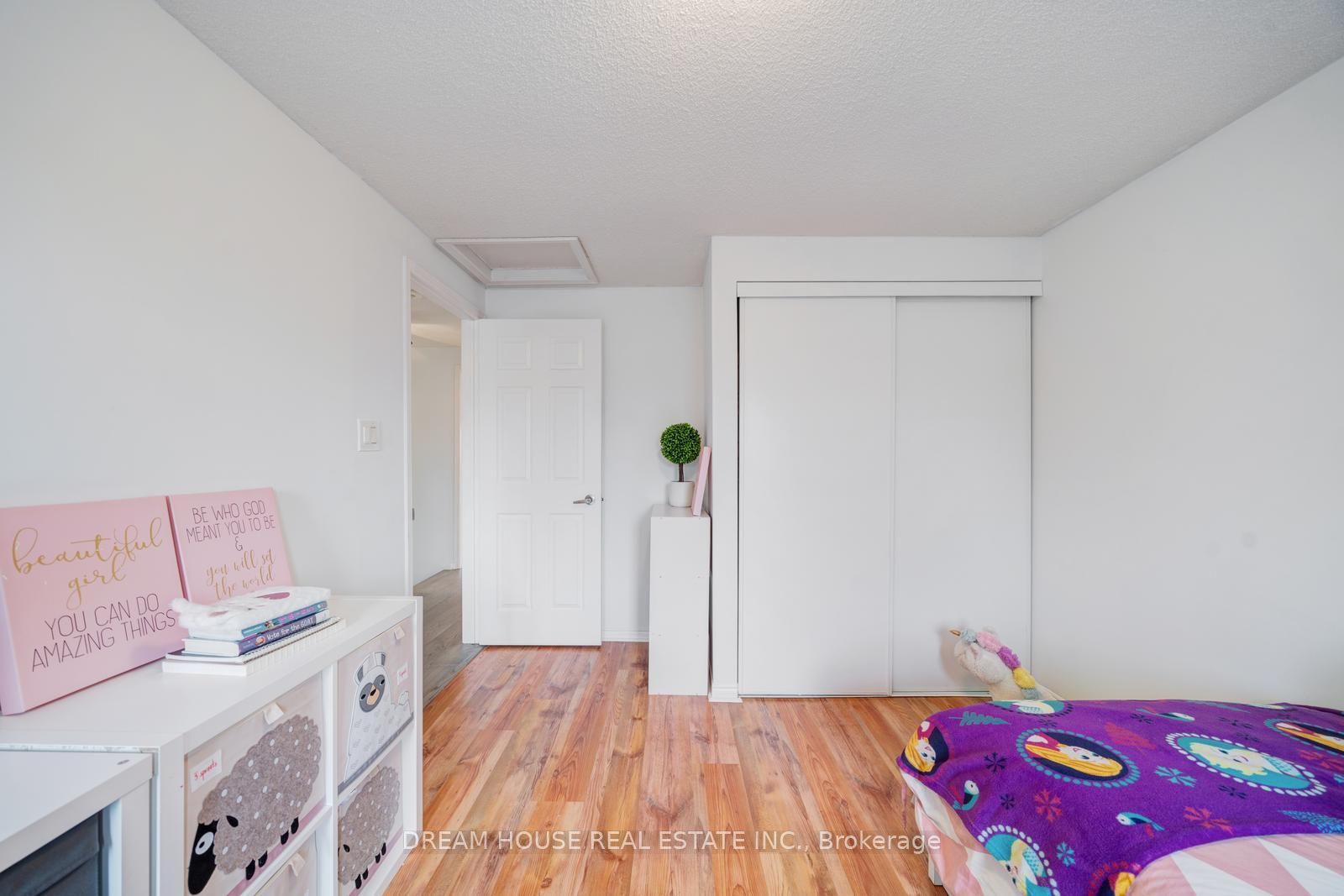 73 Hewitt Crescent Property Photo 30