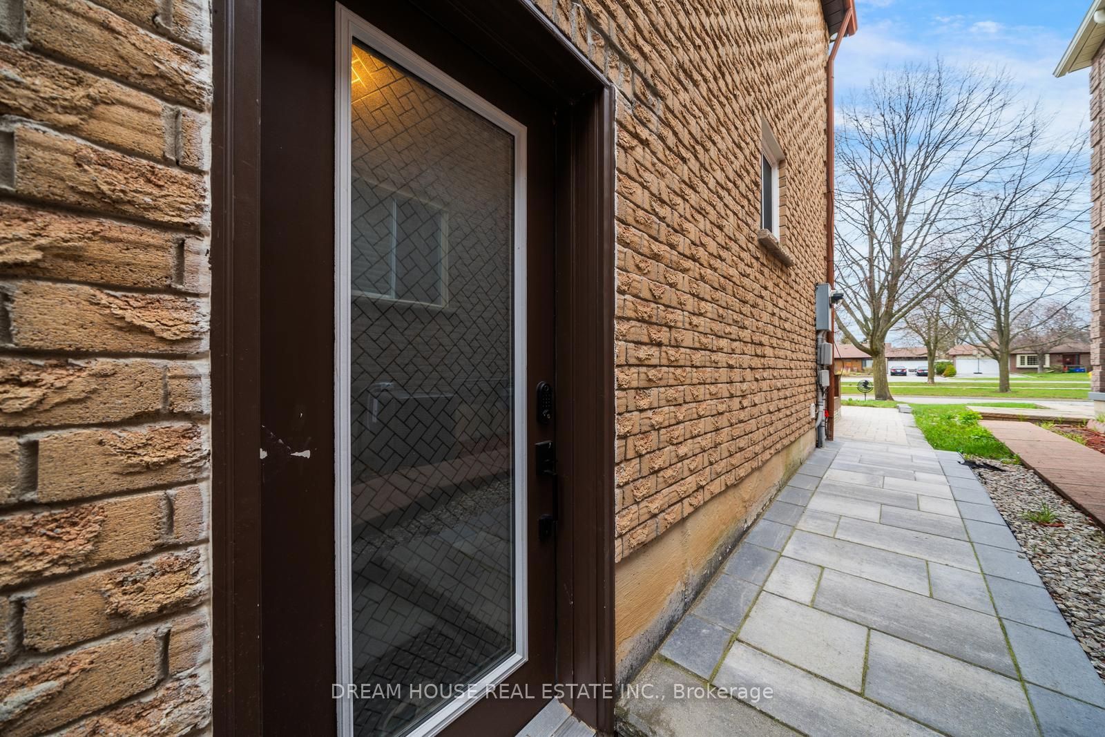73 Hewitt Crescent Property Photo 43
