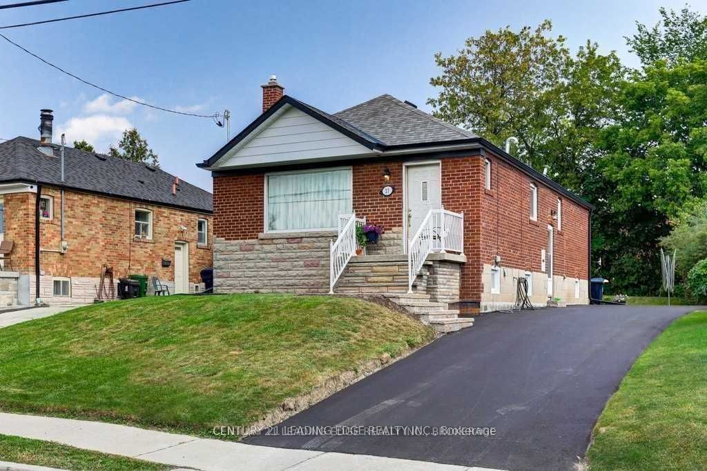 27 Ionview Drive Main Property Photo 1