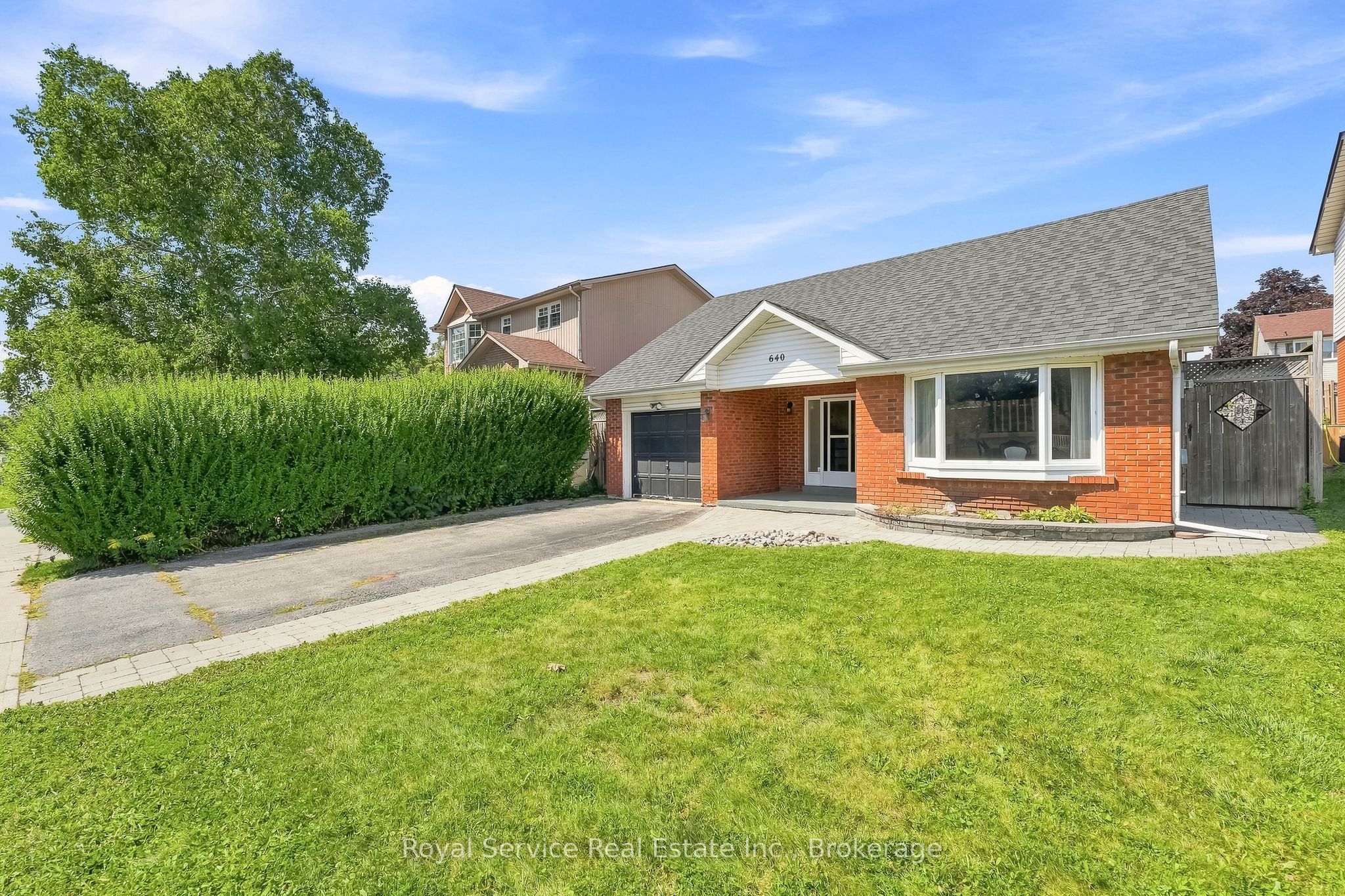 640 Hillcroft Street Property Photo 2