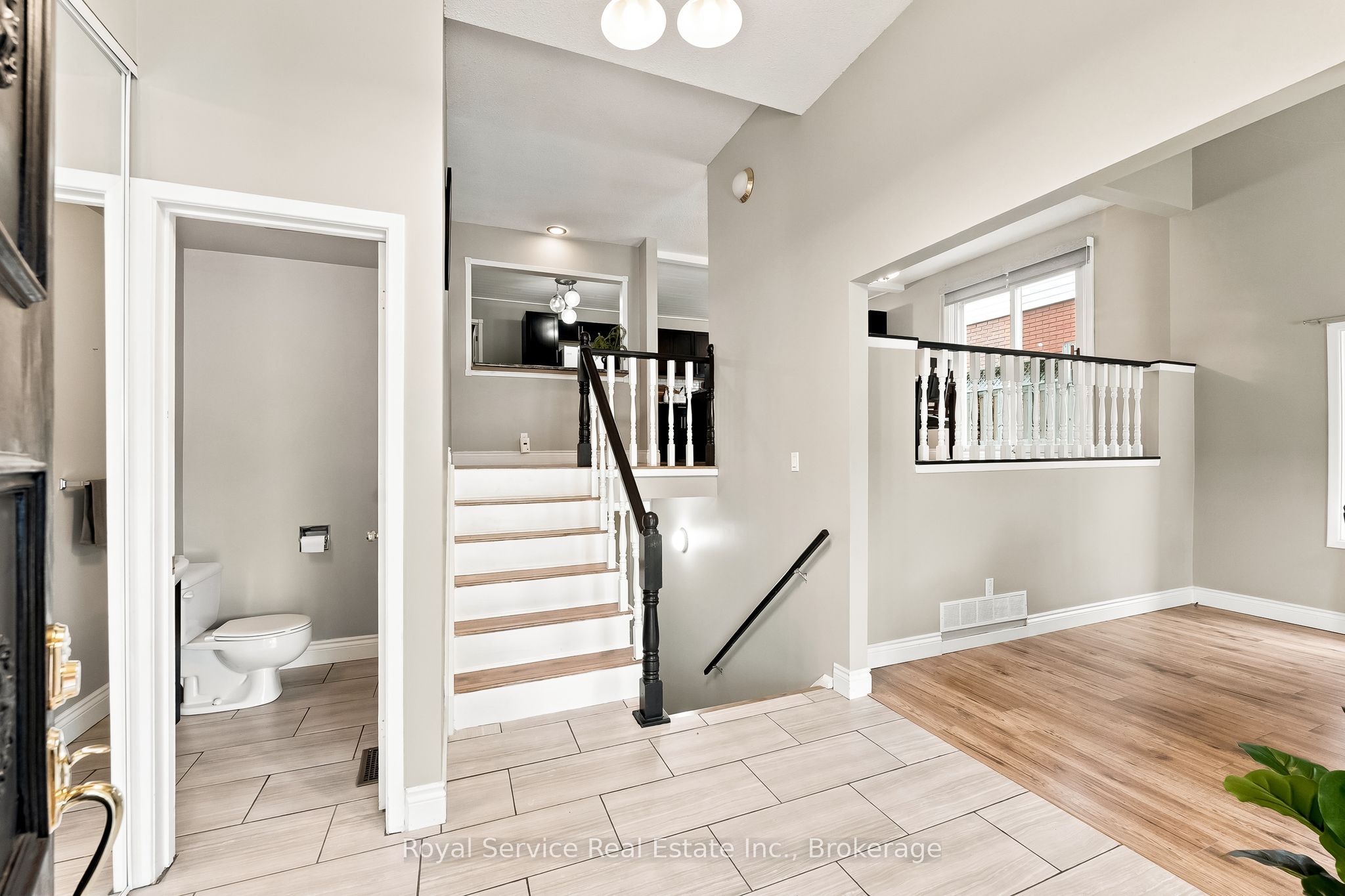 640 Hillcroft Street Property Photo 4