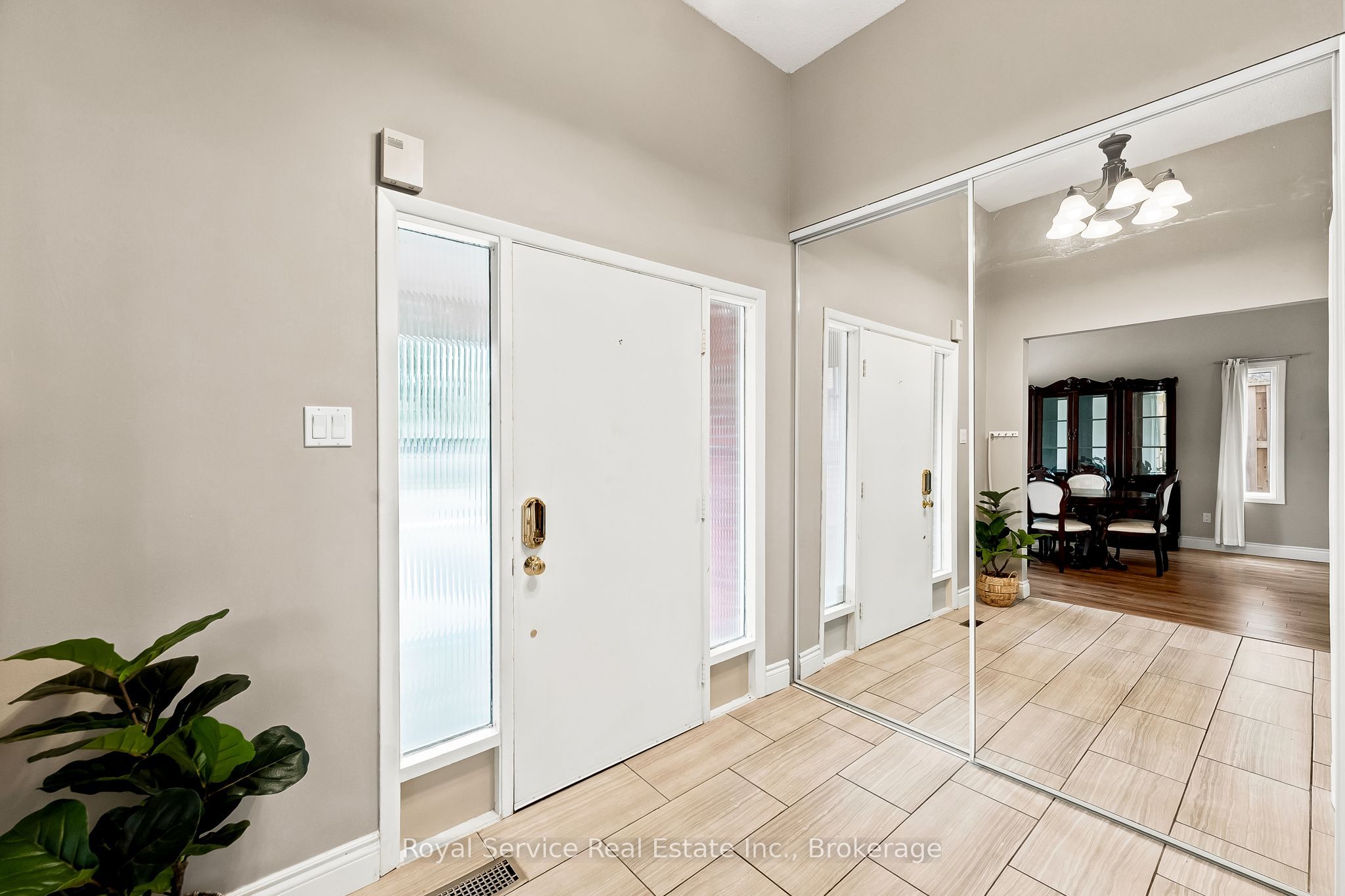 640 Hillcroft Street Property Photo 6