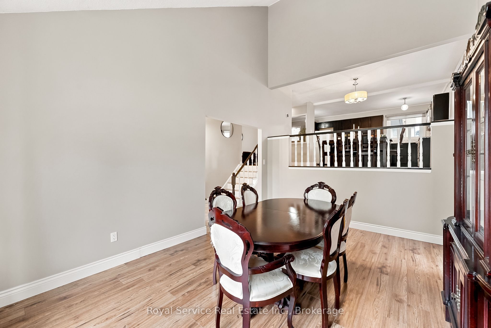 640 Hillcroft Street Property Photo 9