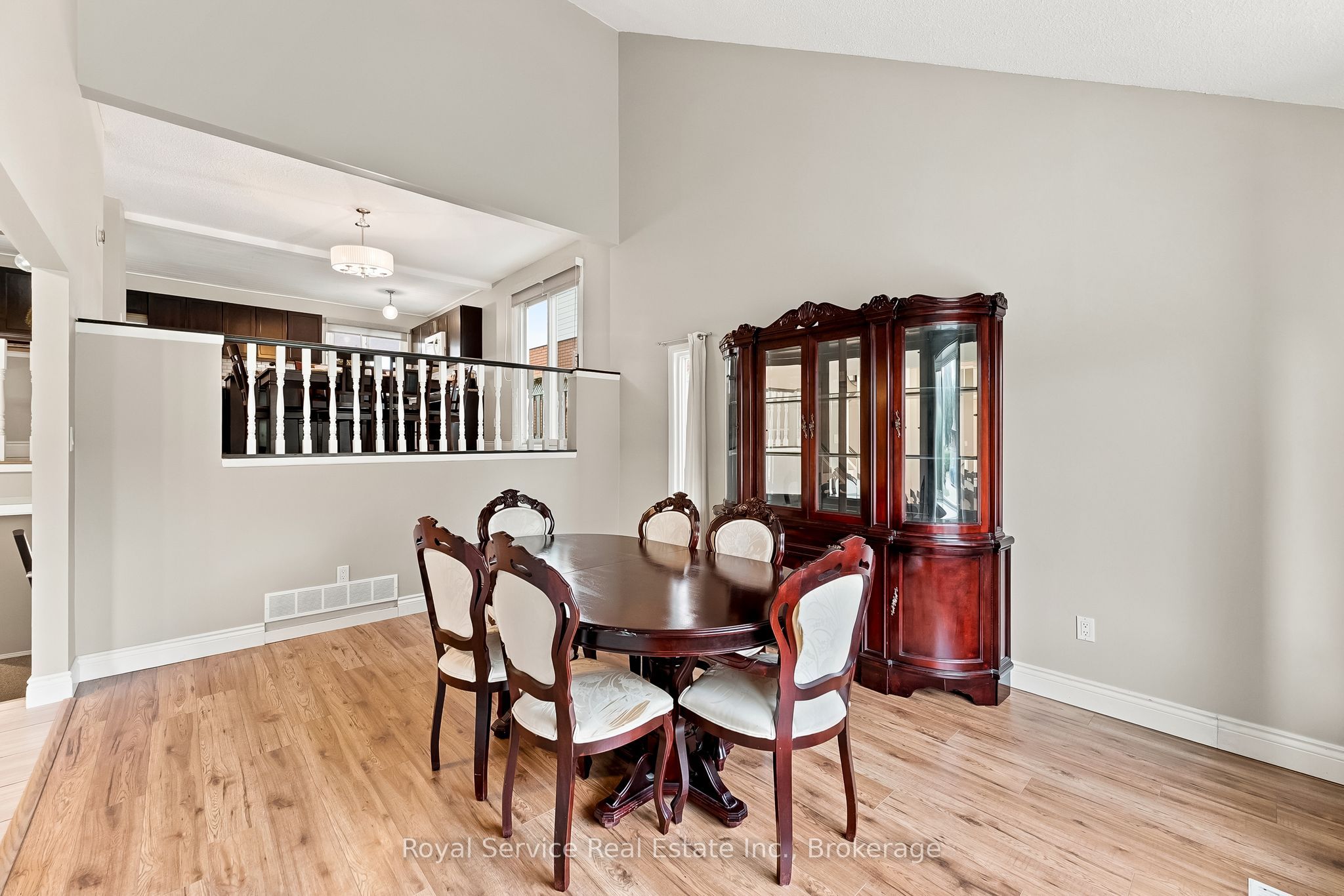 640 Hillcroft Street Property Photo 10