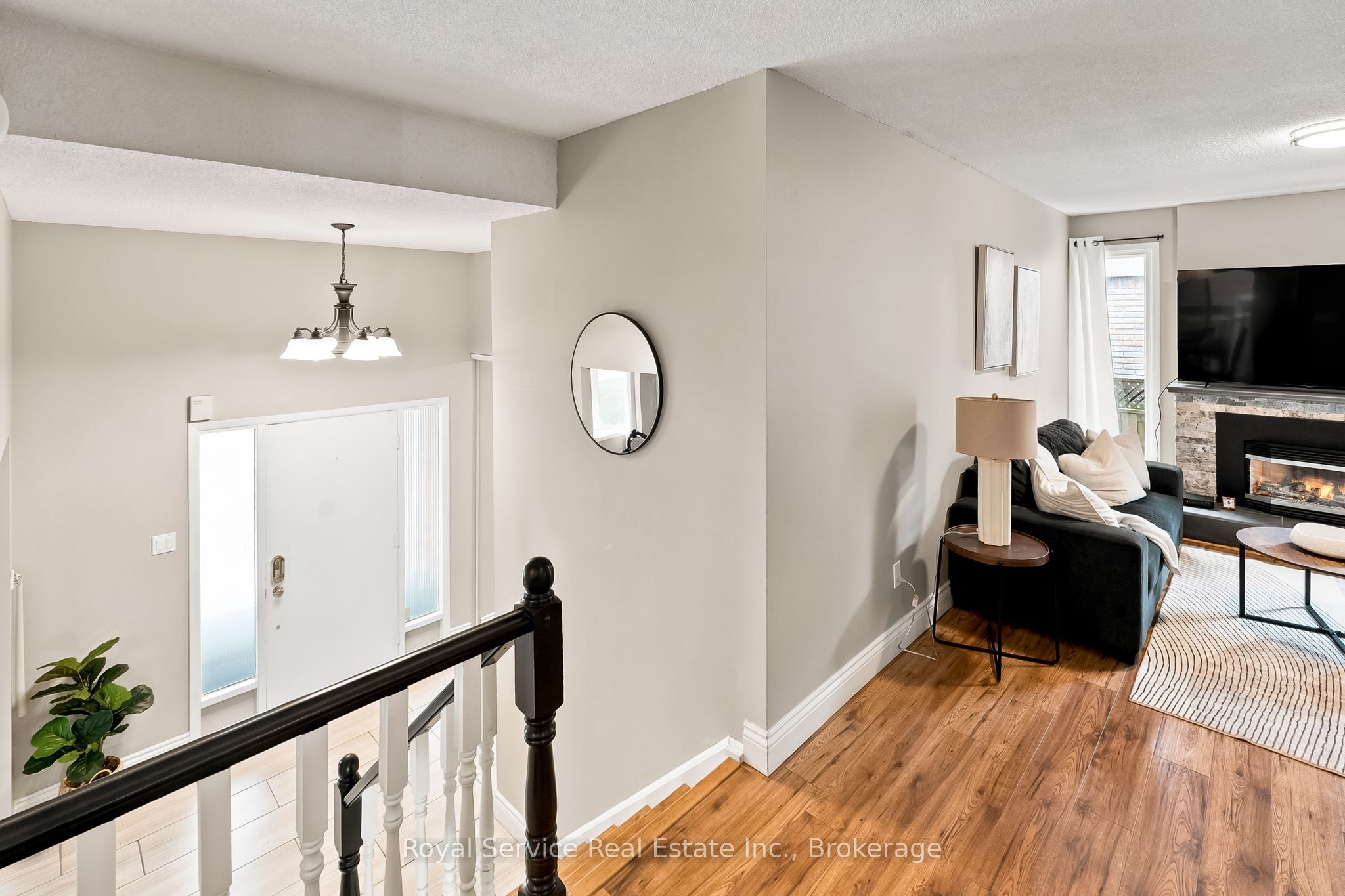 640 Hillcroft Street Property Photo 11