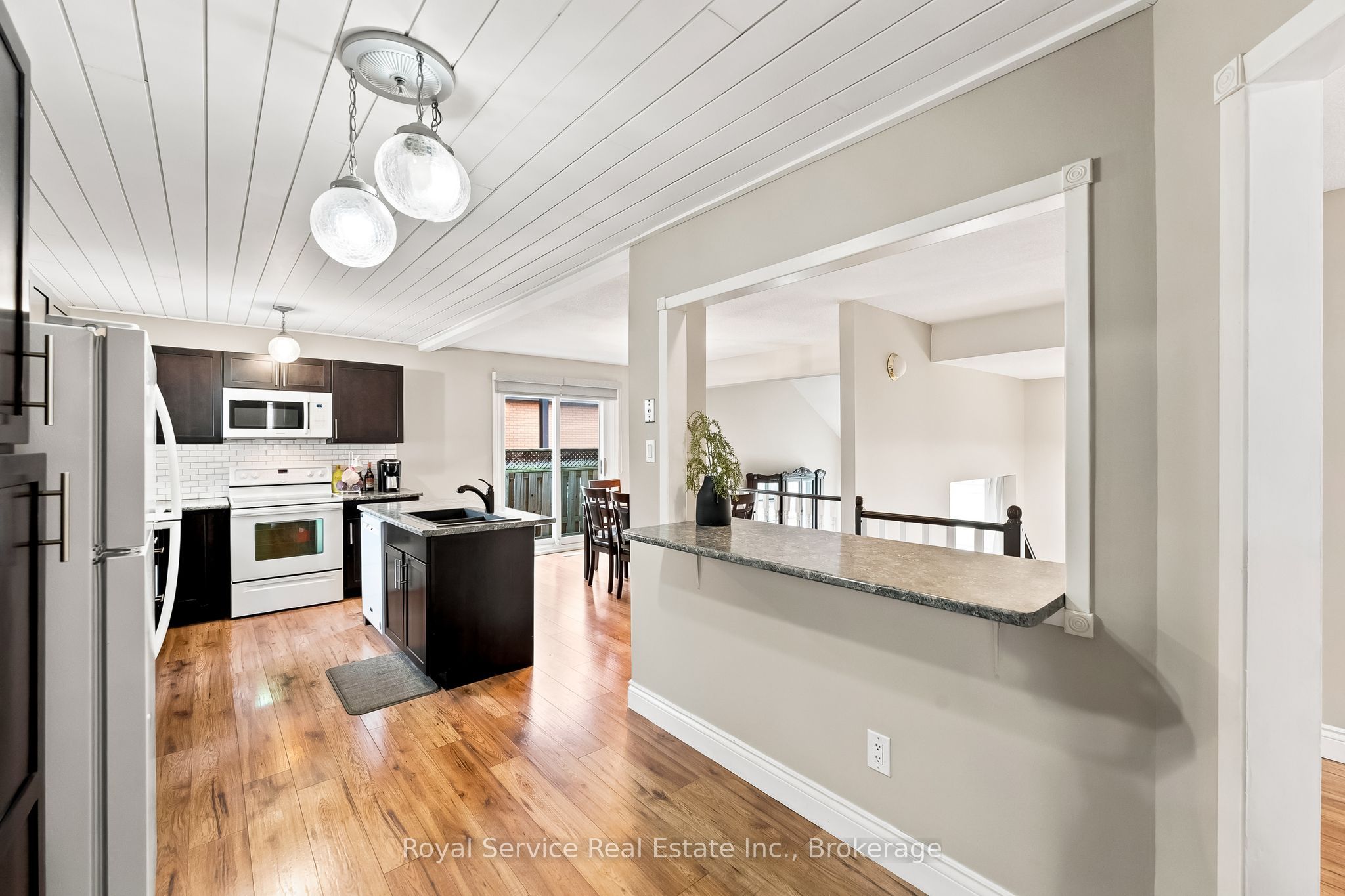 640 Hillcroft Street Property Photo 15