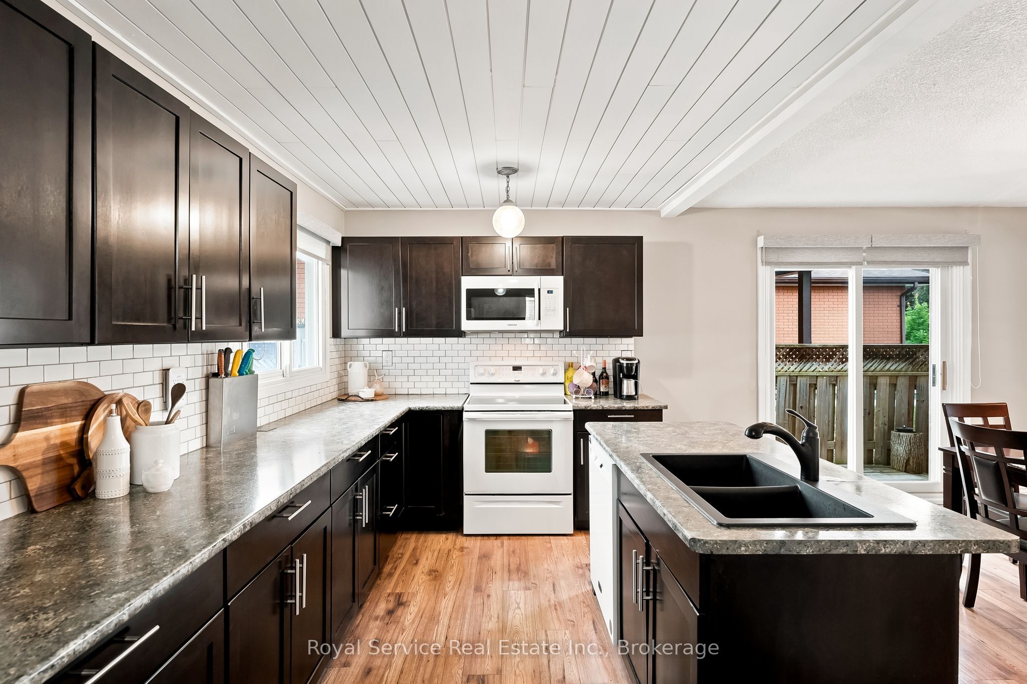 640 Hillcroft Street Property Photo 21