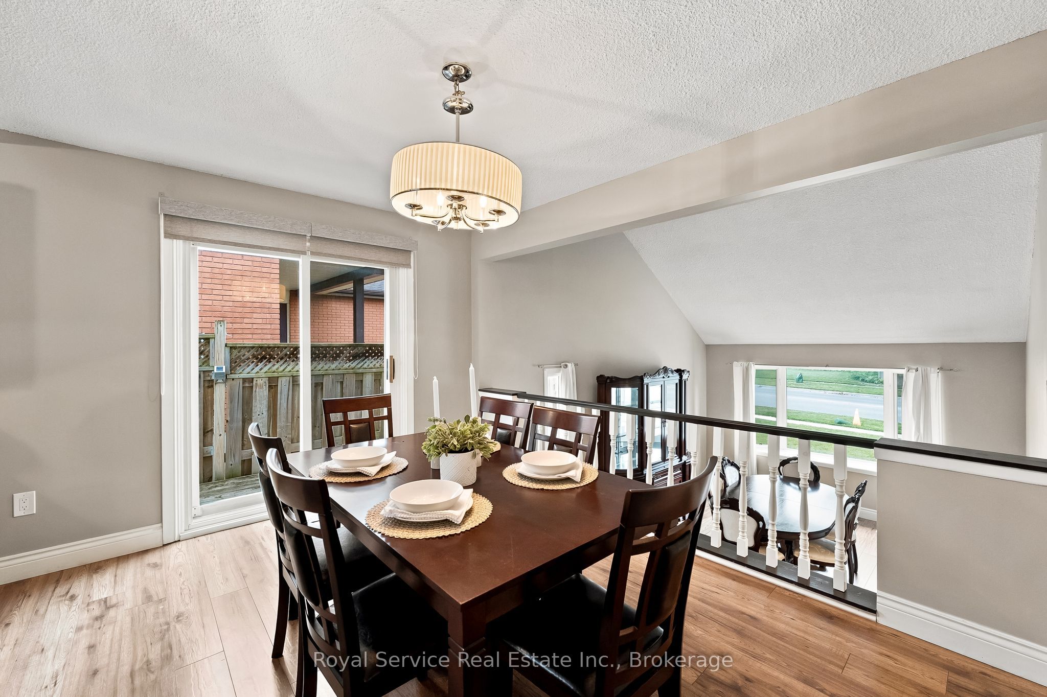 640 Hillcroft Street Property Photo 25