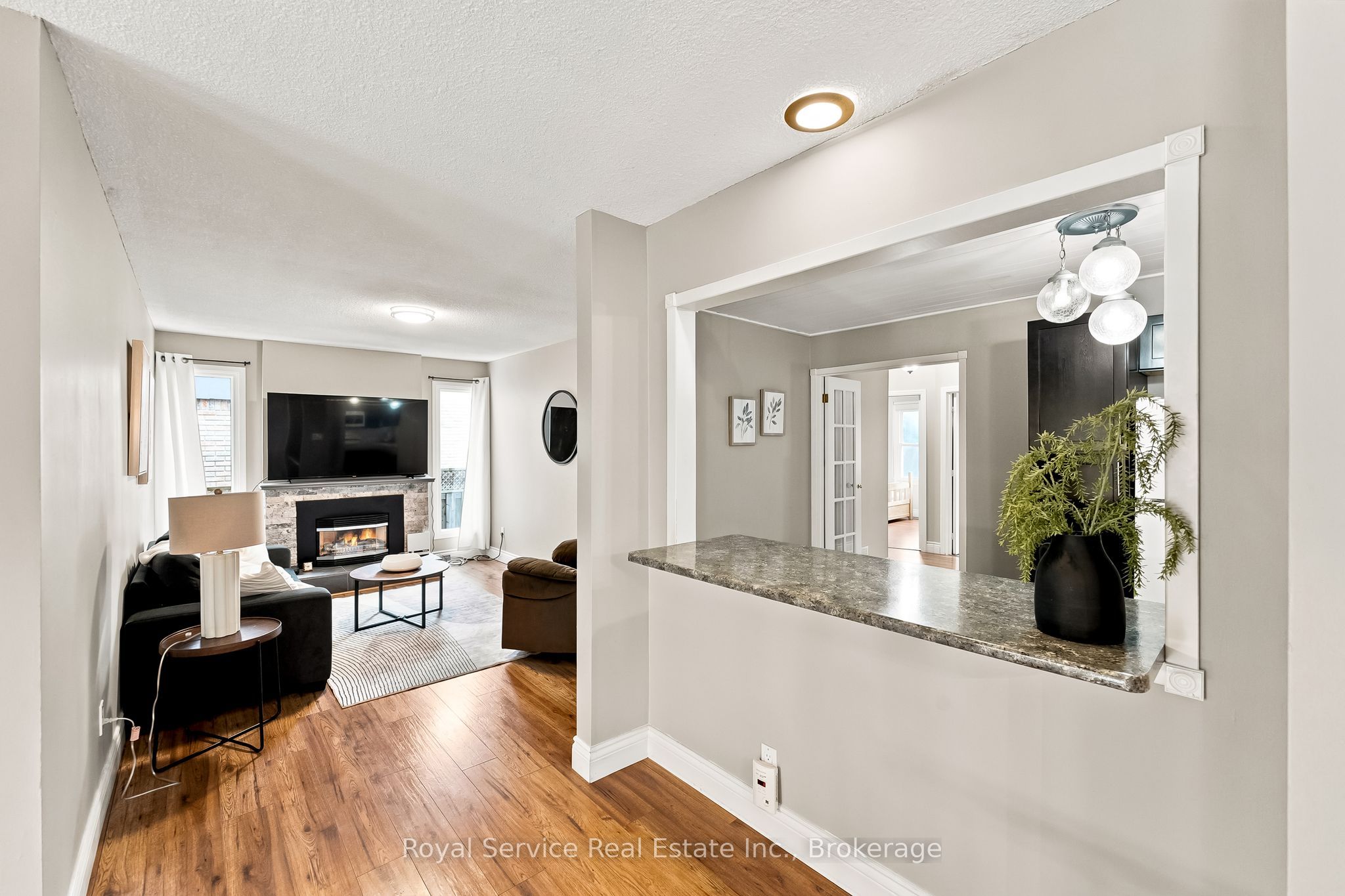 640 Hillcroft Street Property Photo 27