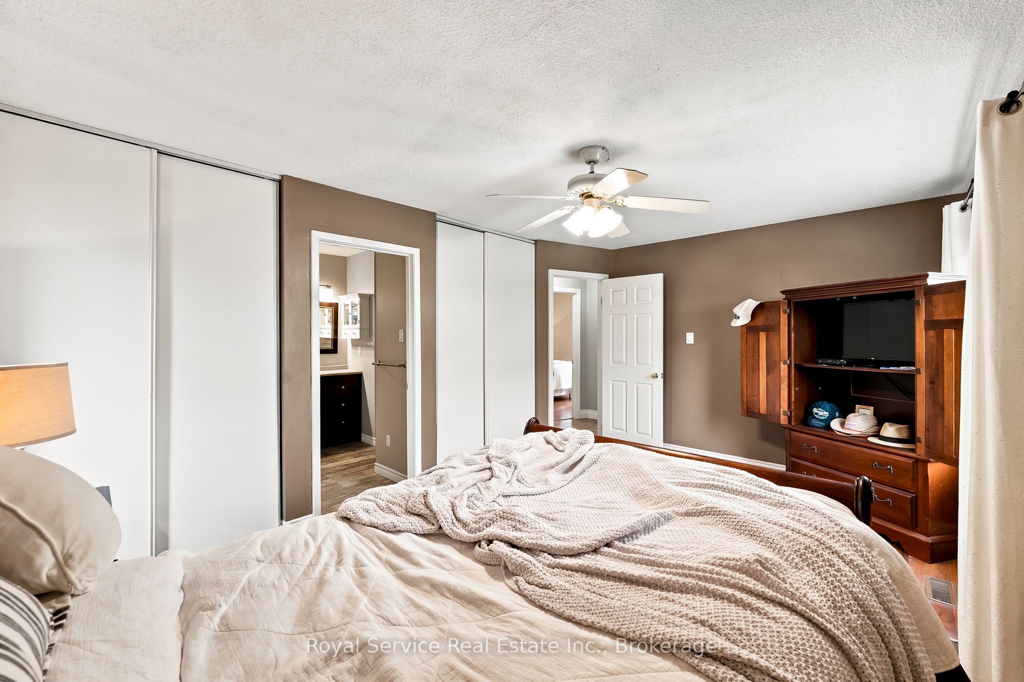 640 Hillcroft Street Property Photo 29
