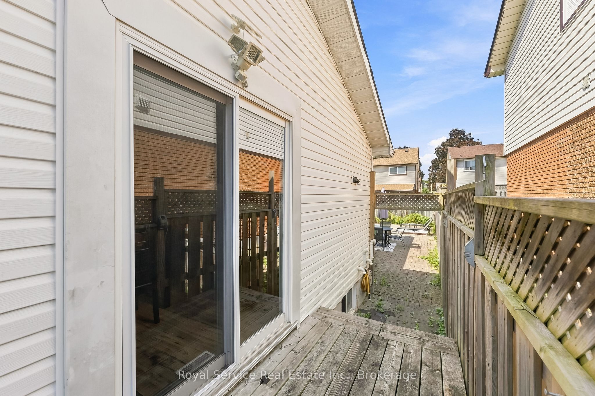 640 Hillcroft Street Property Photo 44