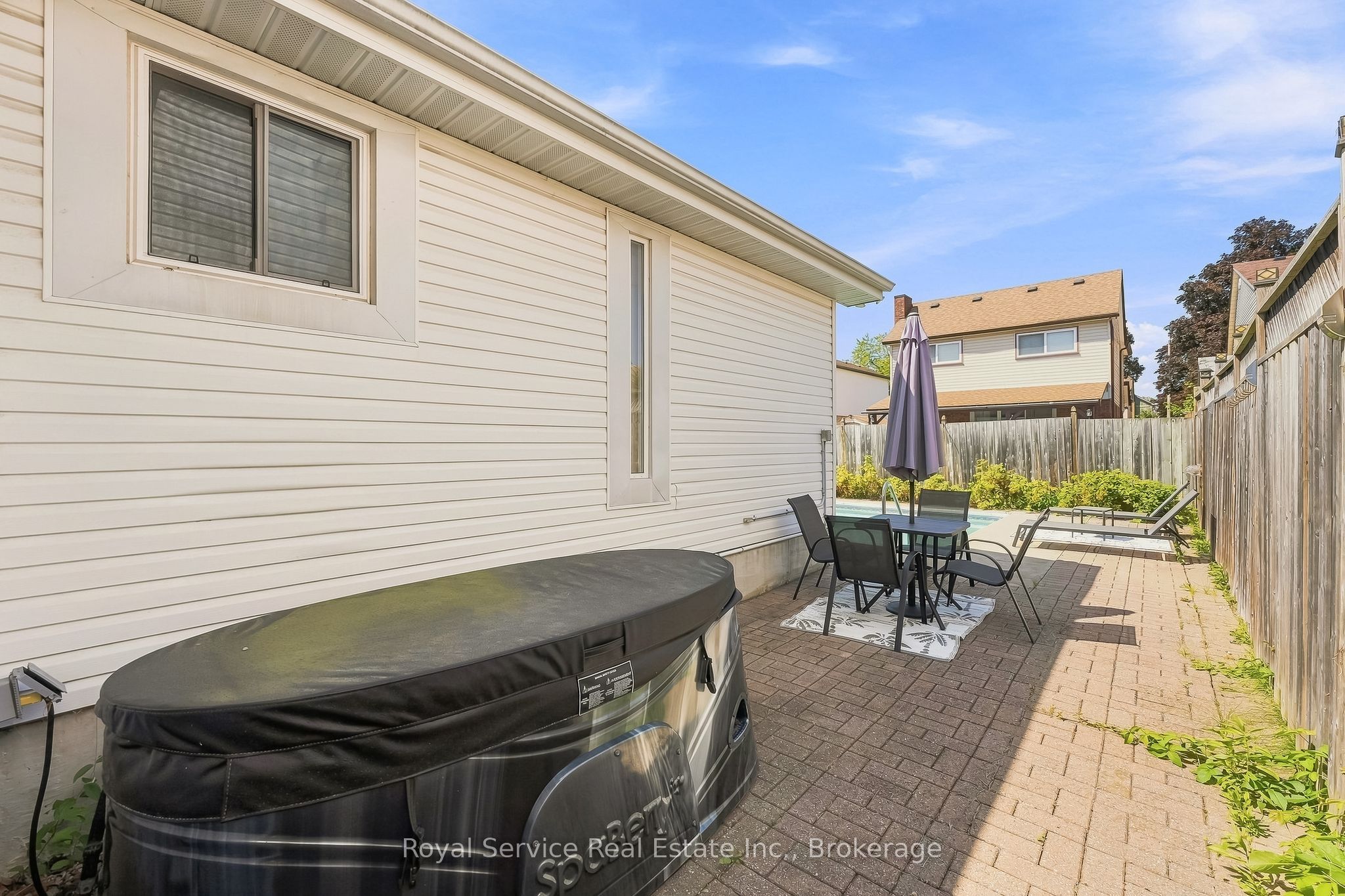 640 Hillcroft Street Property Photo 45