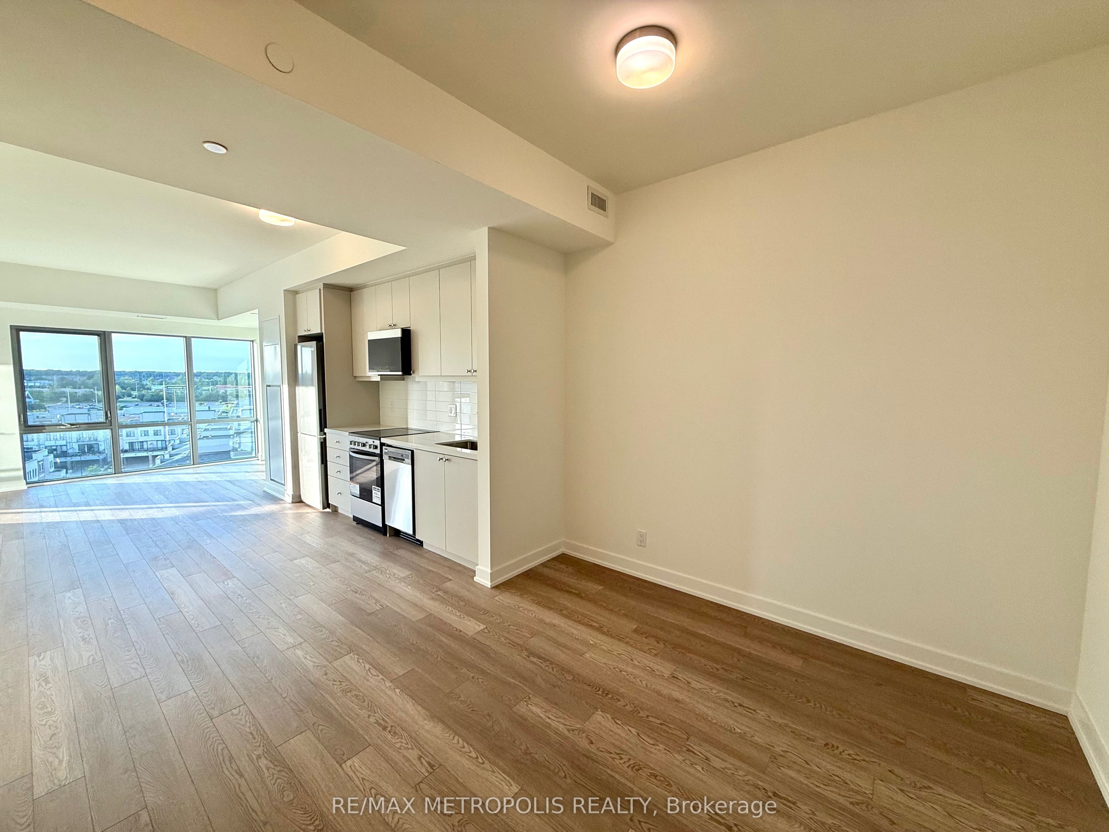 51 Clarington Boulevard 814 Property Photo 6