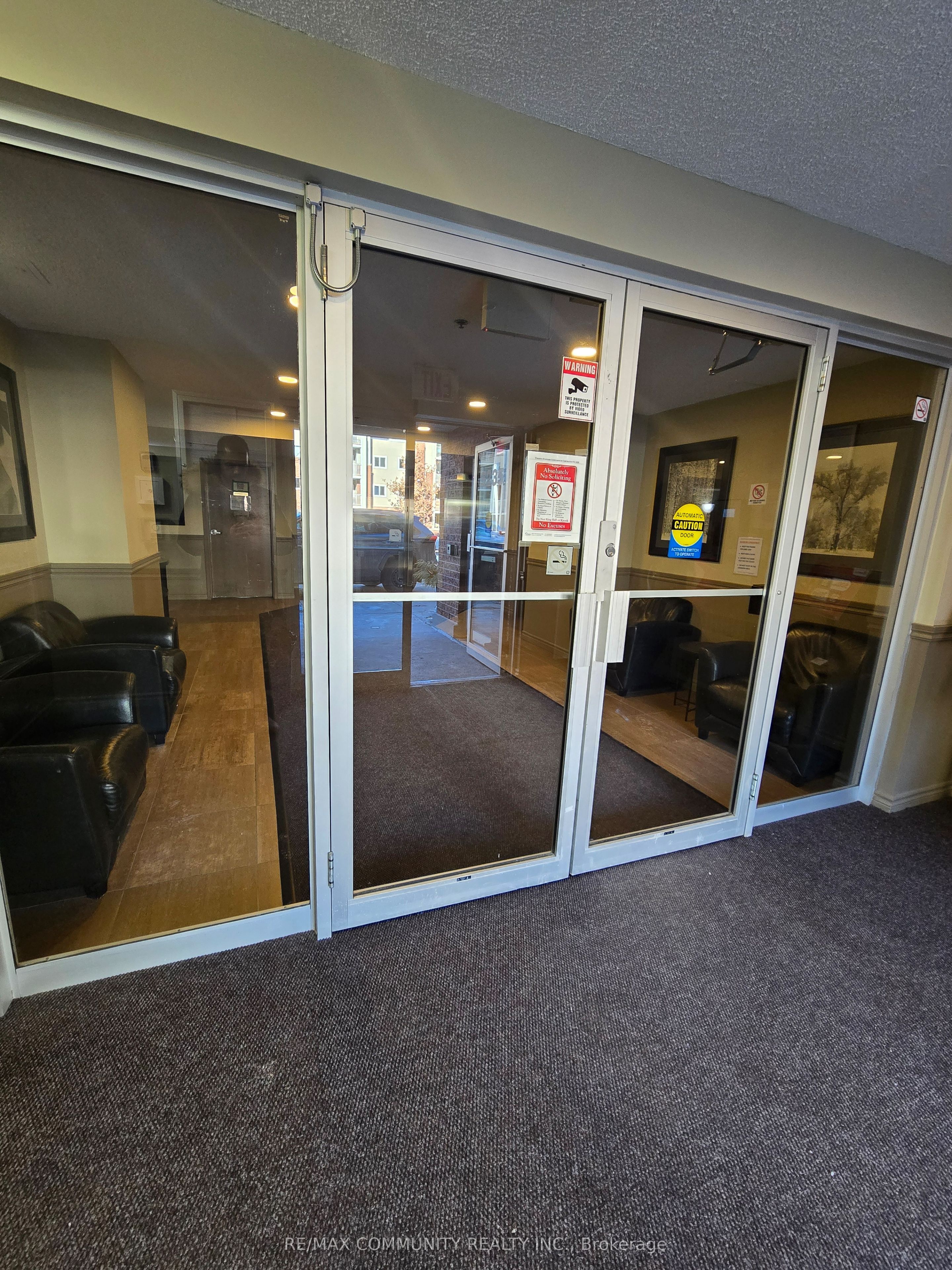 5235 Finch Avenue E 214 Property Photo 3