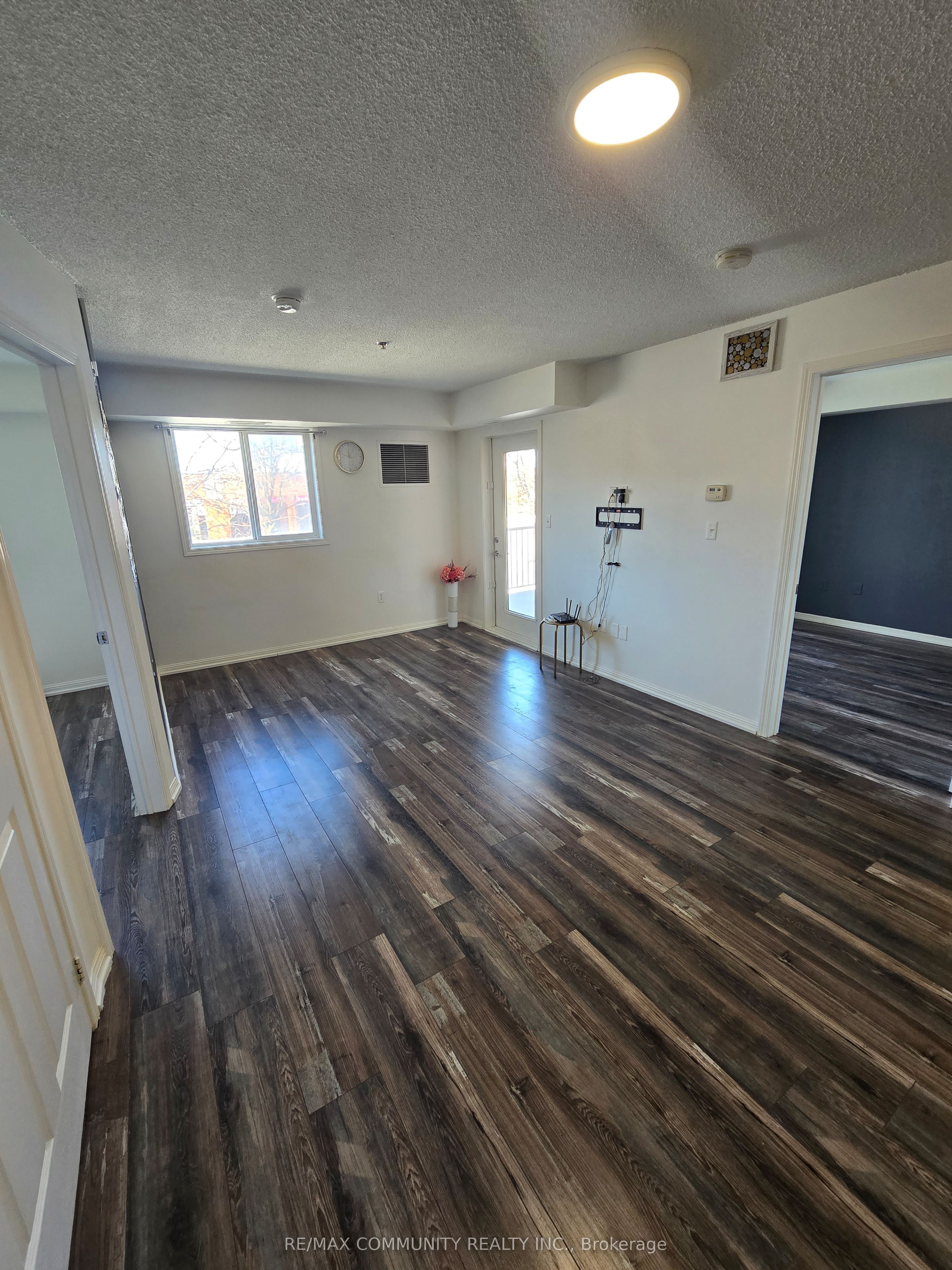 5235 Finch Avenue E 214 Property Photo 9