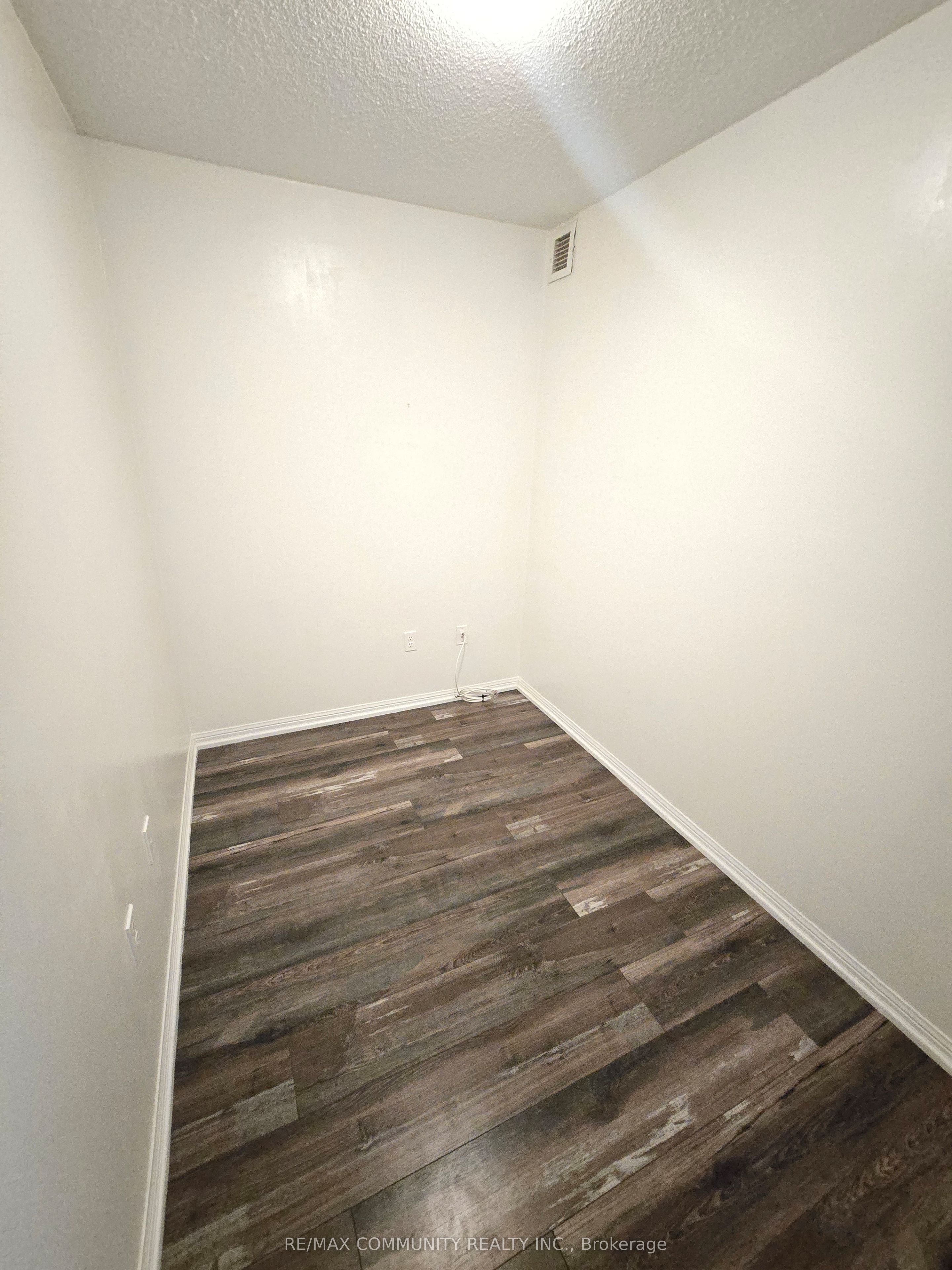 5235 Finch Avenue E 214 Property Photo 18
