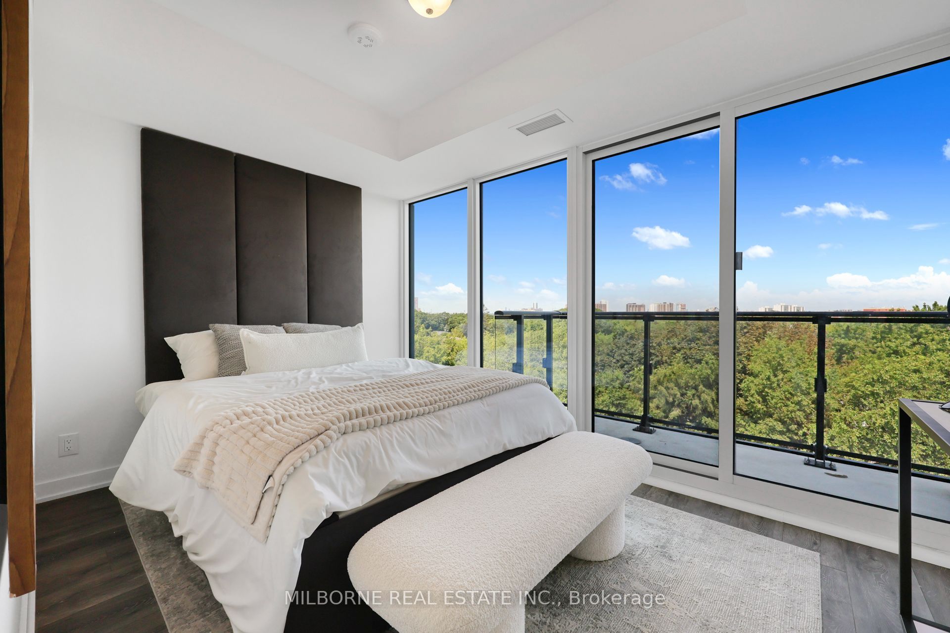 2 Manderley Drive 701 Property Photo 7