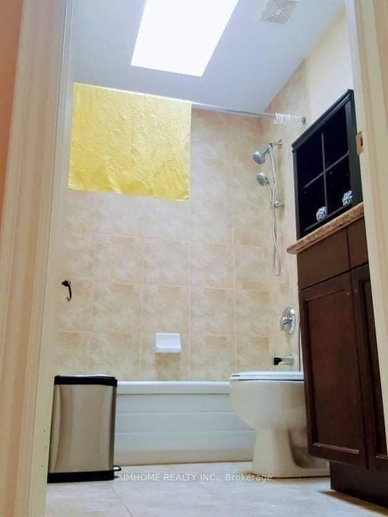 425 Harris Street Property Photo 8