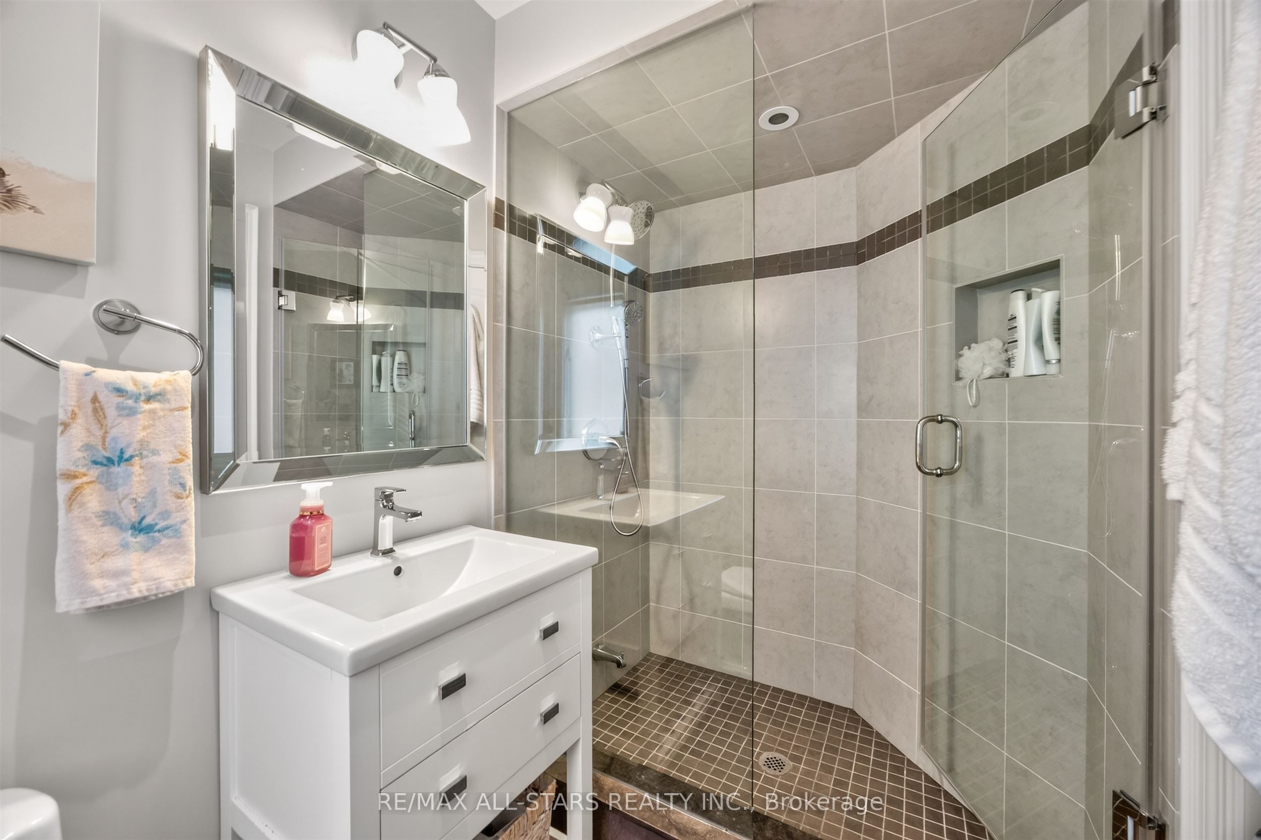 30 St Quentin Avenue Property Photo 33
