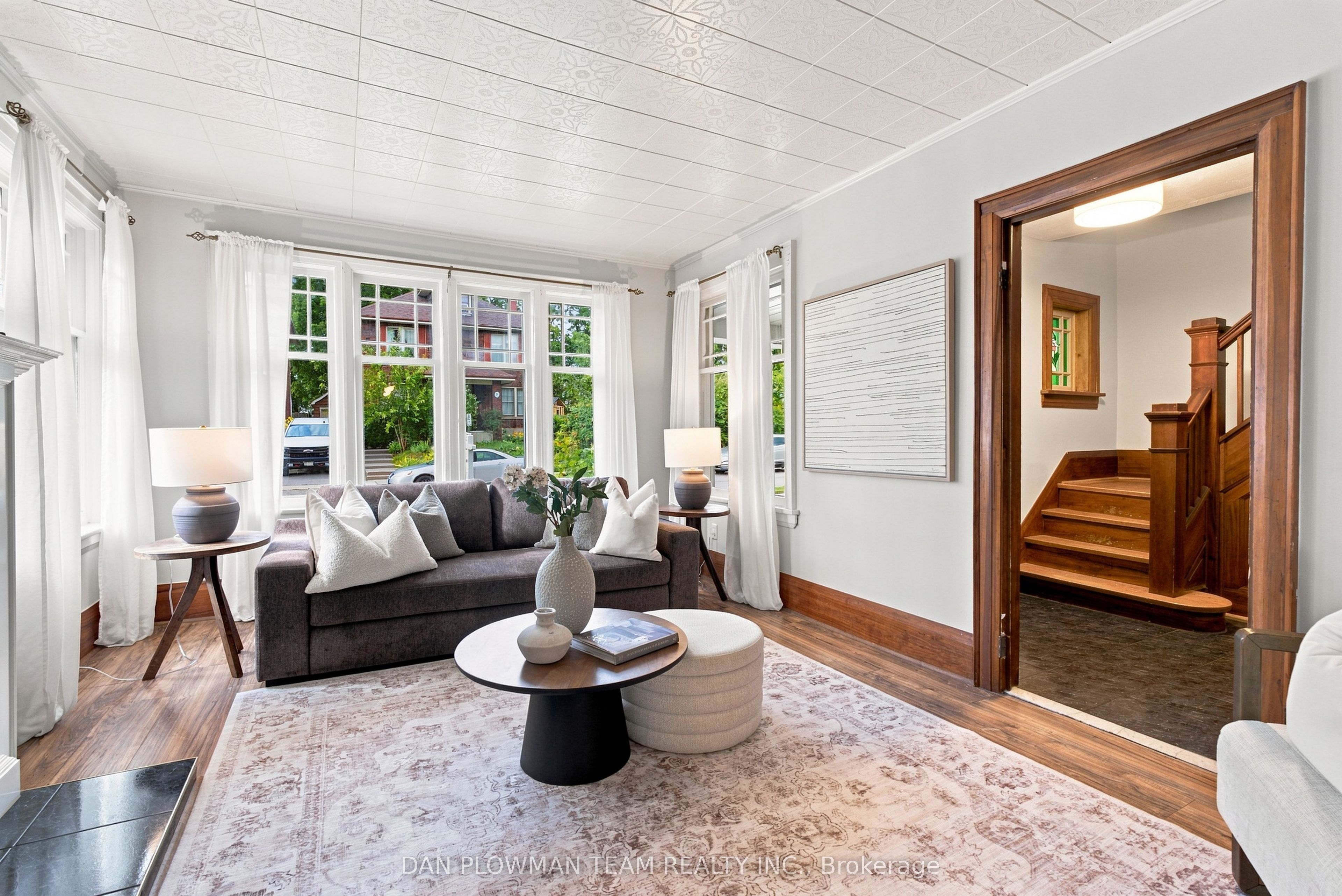 307 William Street E Property Photo 6