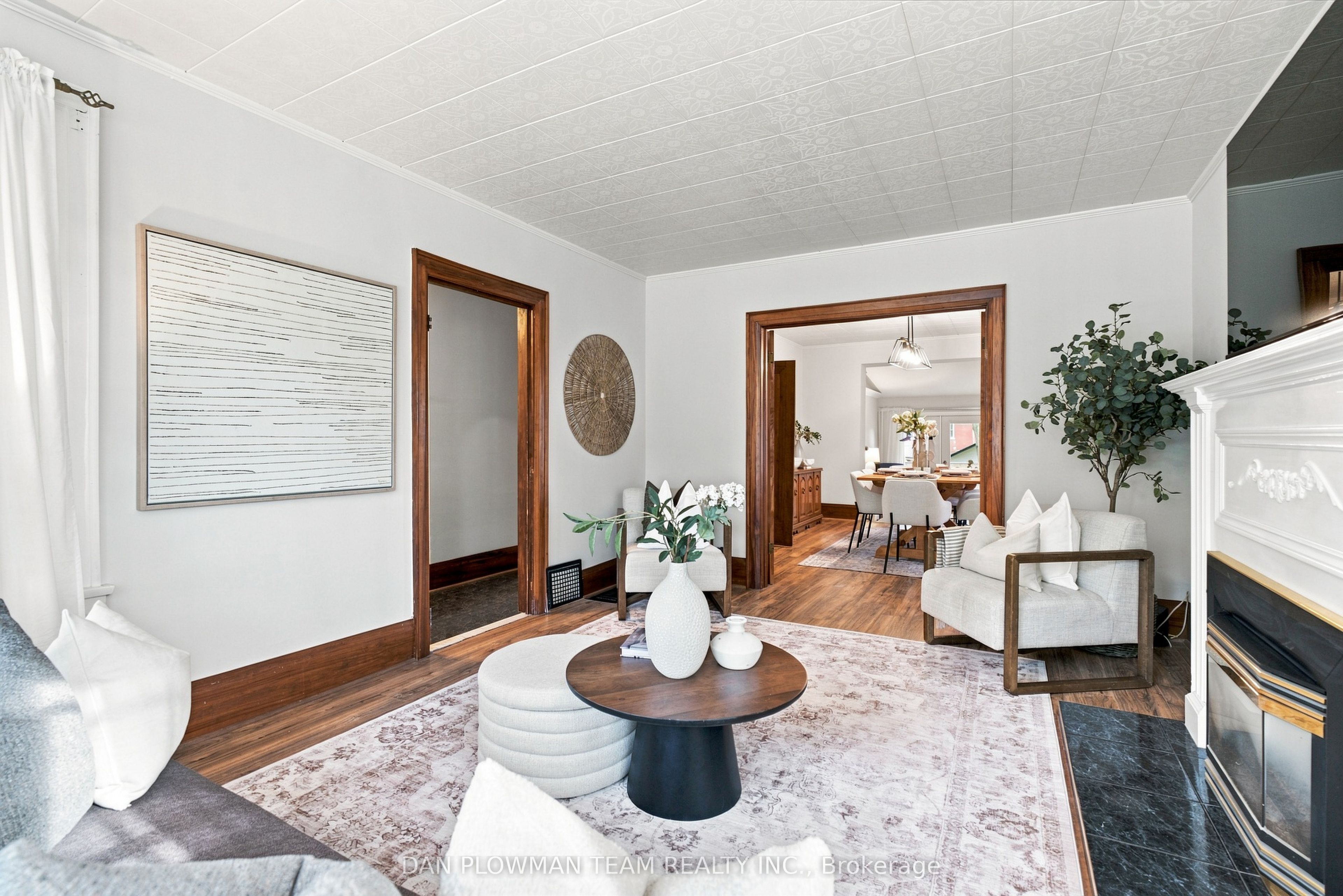 307 William Street E Property Photo 7