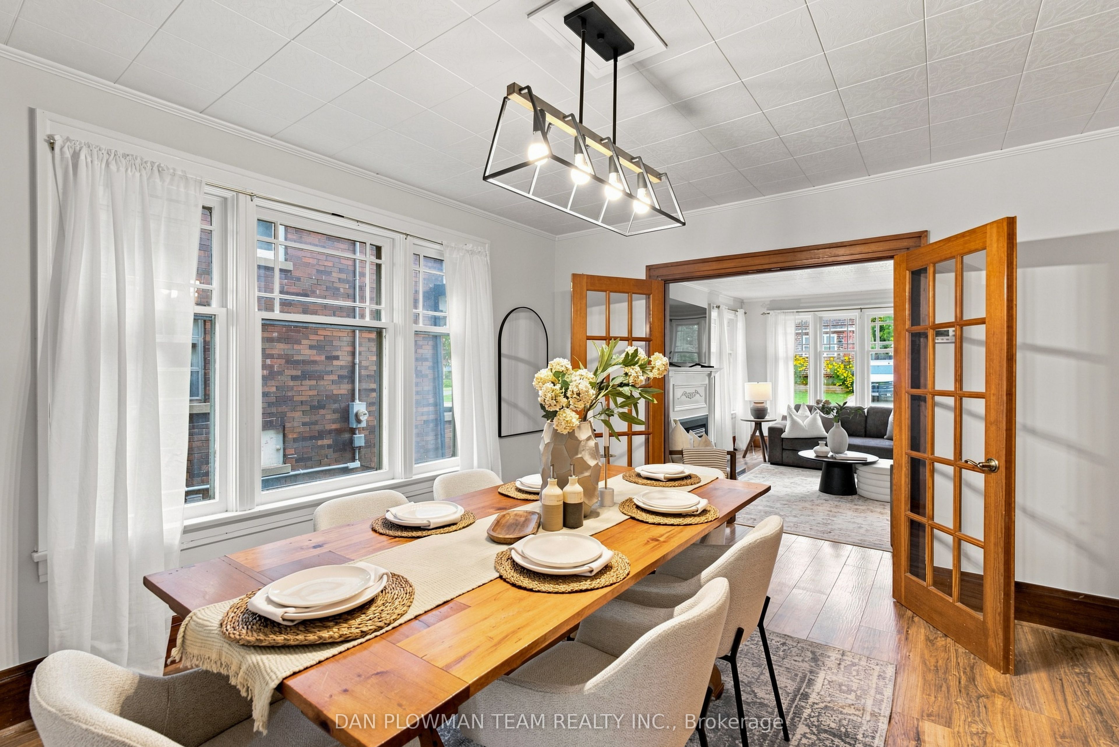 307 William Street E Property Photo 8