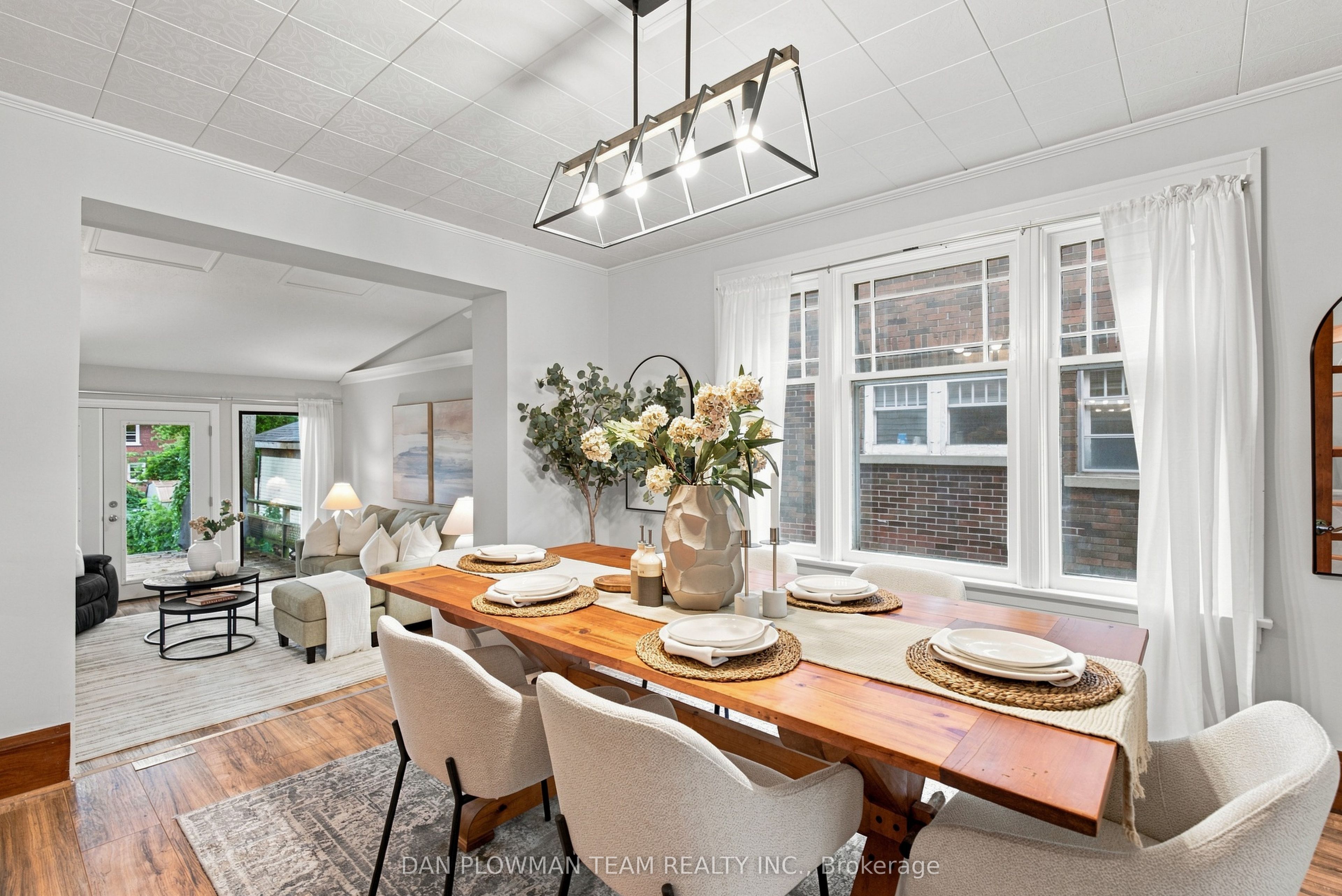 307 William Street E Property Photo 9