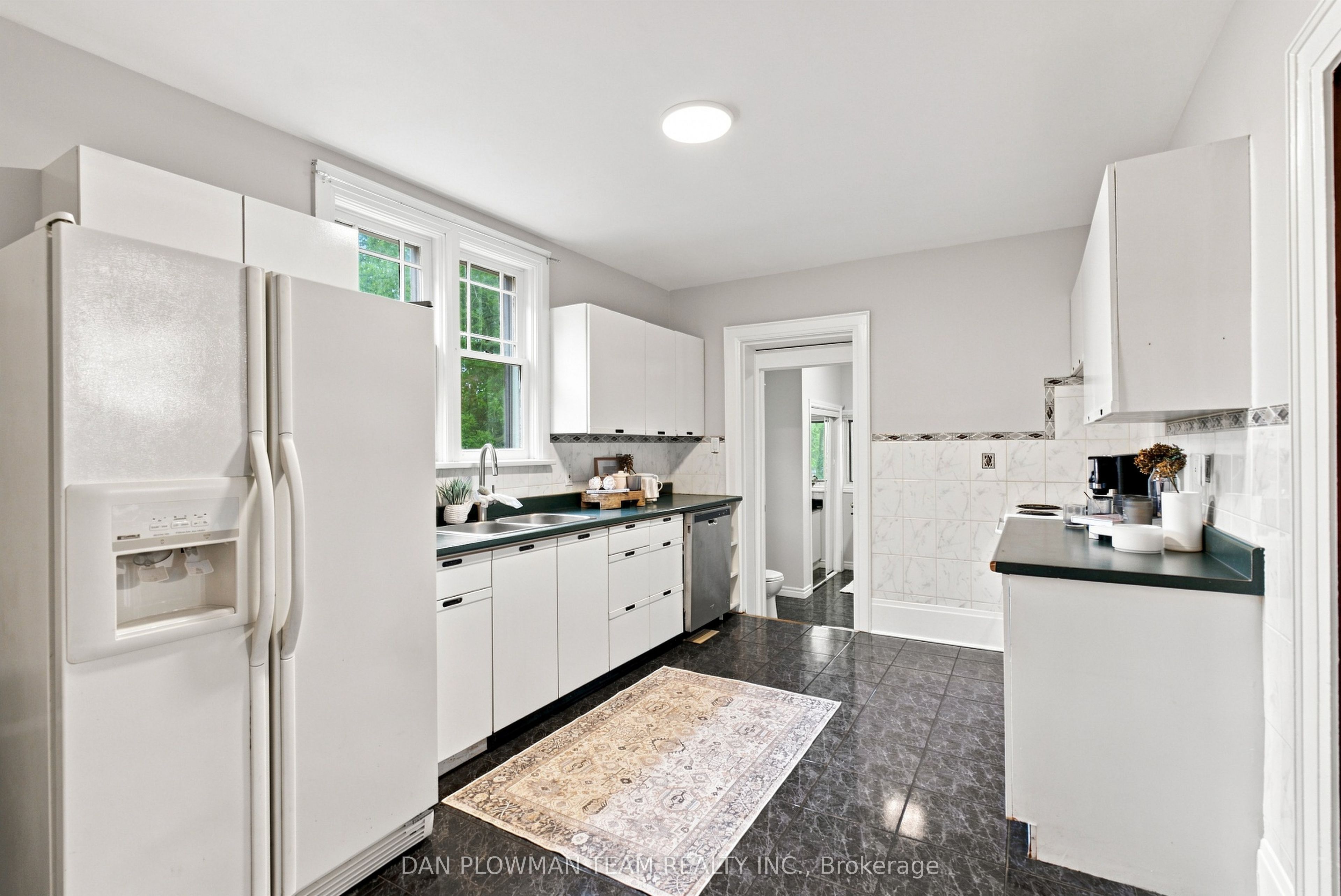 307 William Street E Property Photo 11