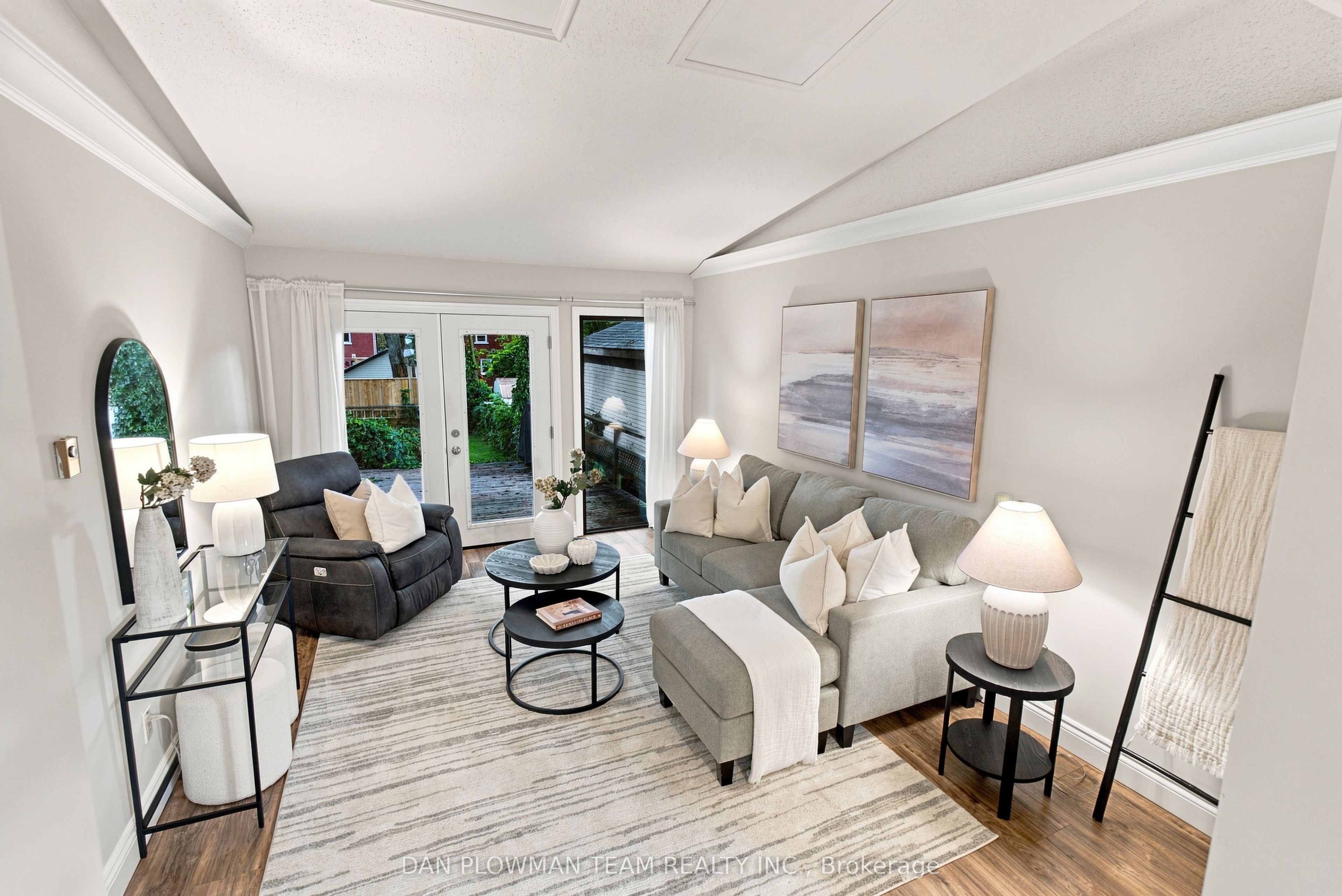 307 William Street E Property Photo 16