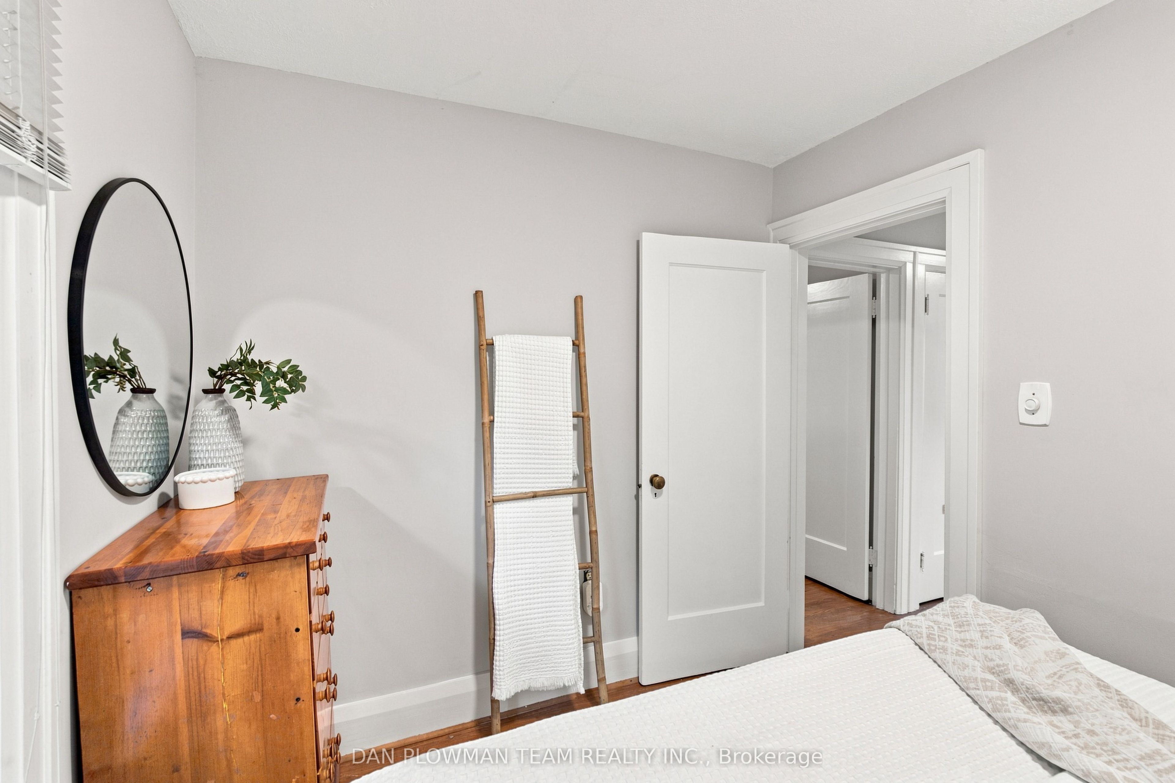 307 William Street E Property Photo 22