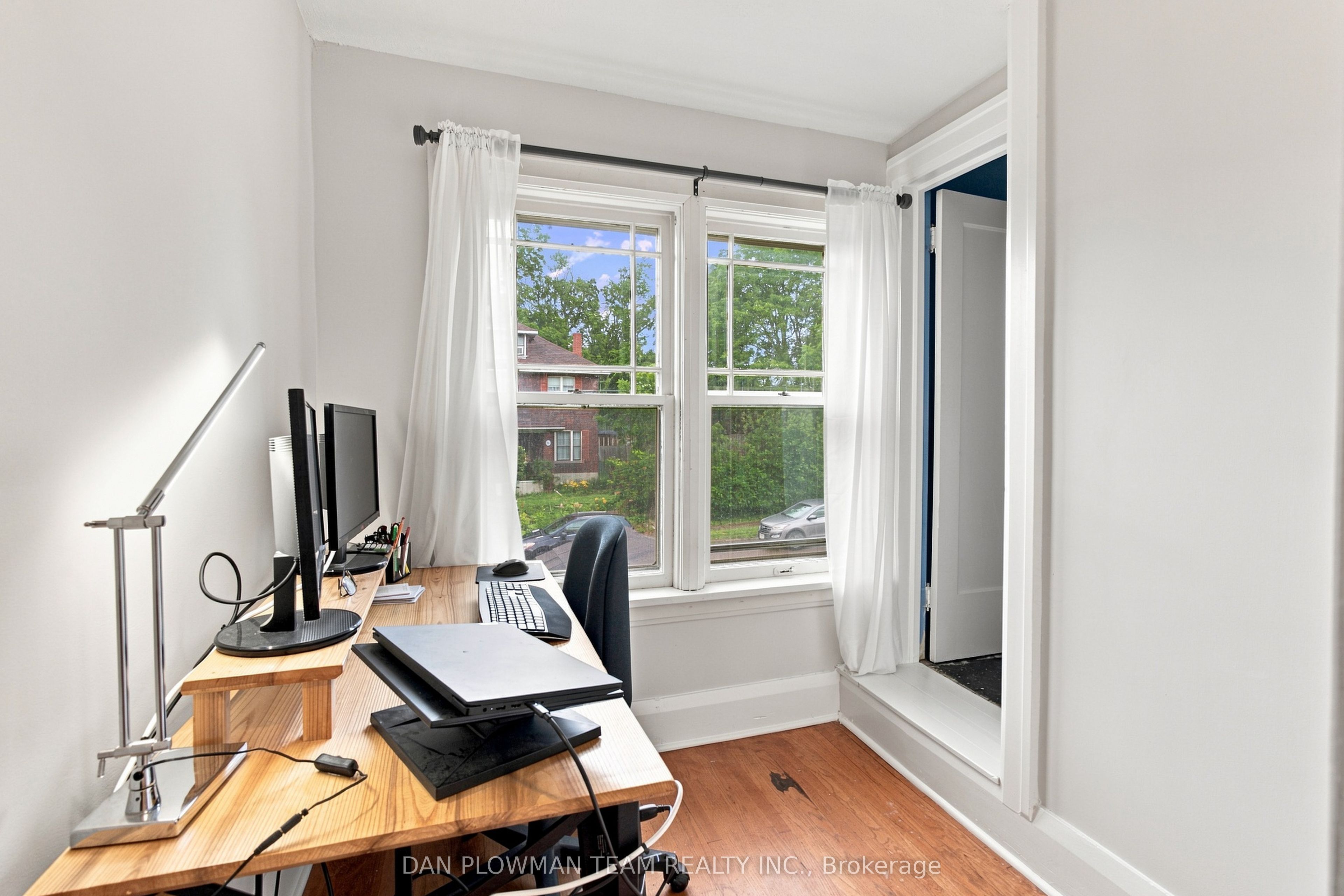 307 William Street E Property Photo 25