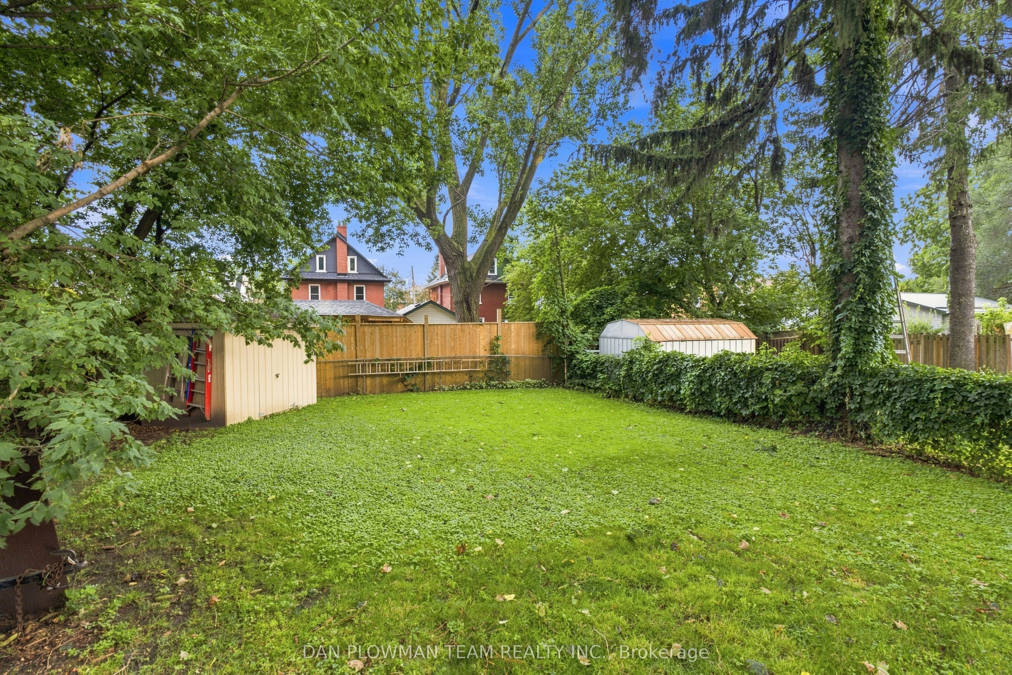 307 William Street E Property Photo 34