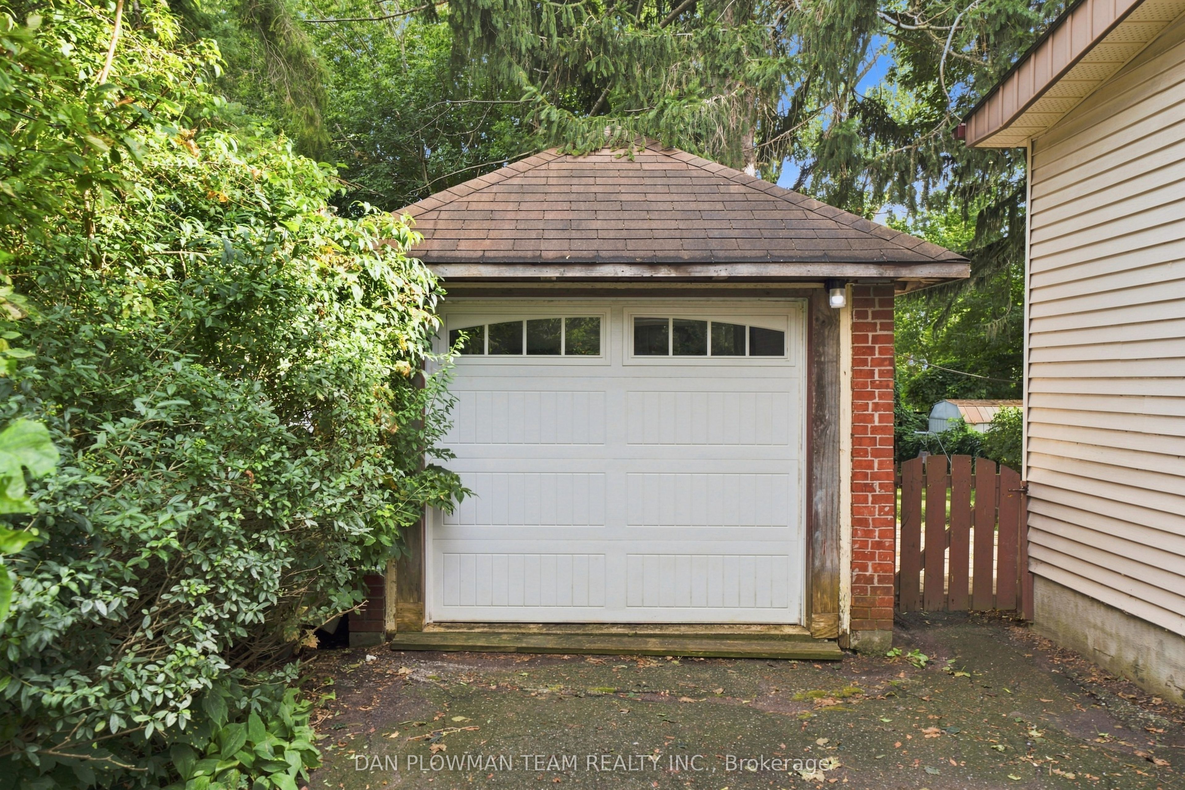 307 William Street E Property Photo 37