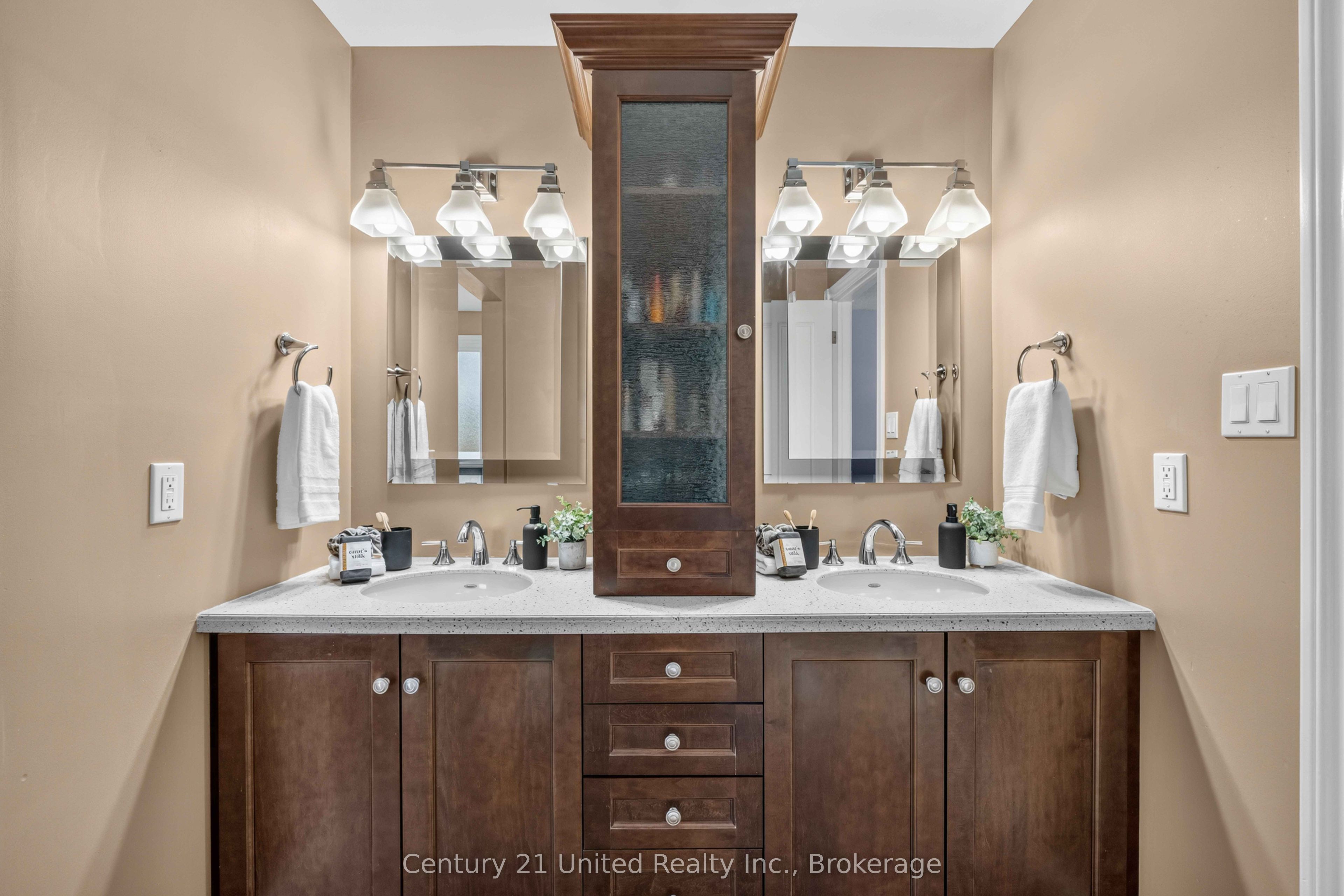 59 Waverly Street Property Photo 23