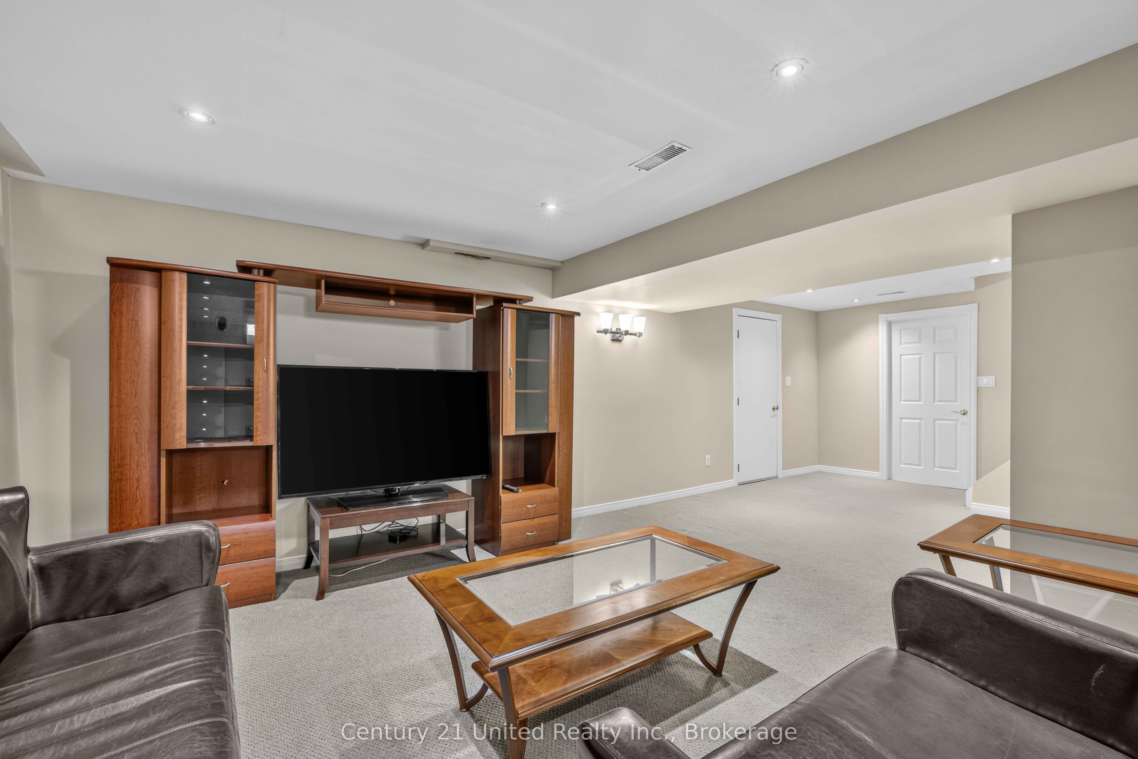 59 Waverly Street Property Photo 35