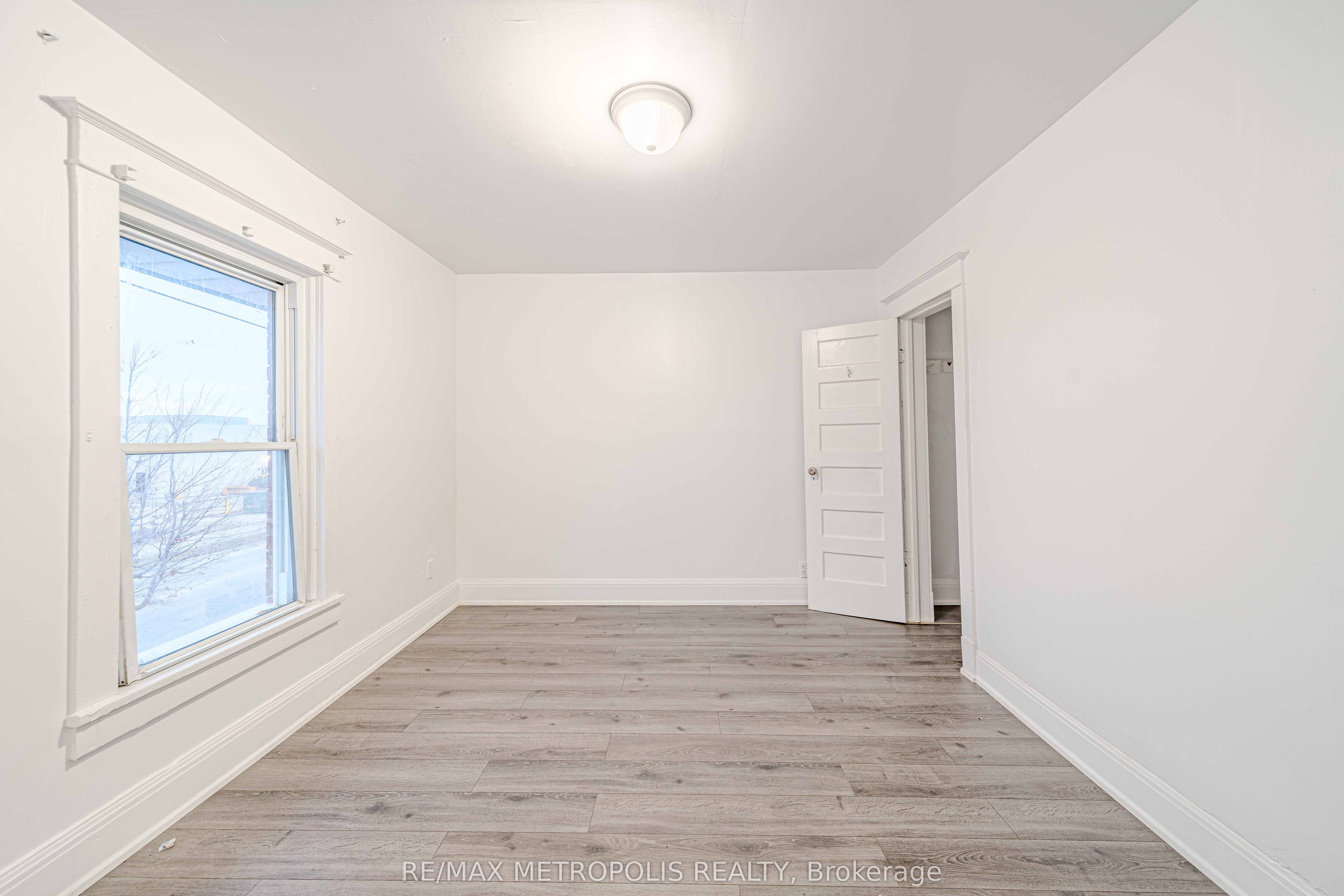 240 Division Street Property Photo 33