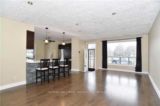 94 Hurley Road #upper Property Photo 3