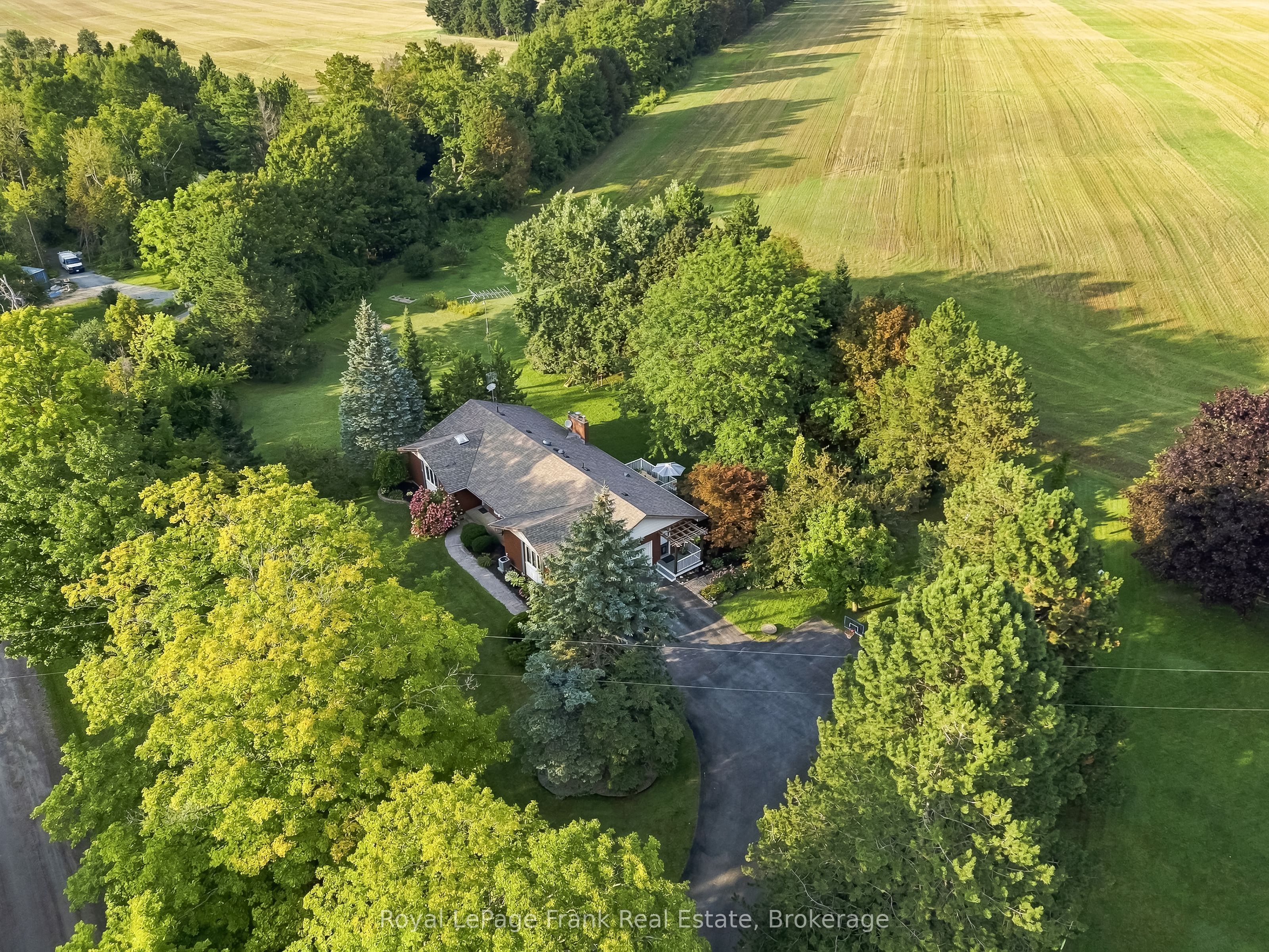 2407 Ashbridge Road Property Photo 1