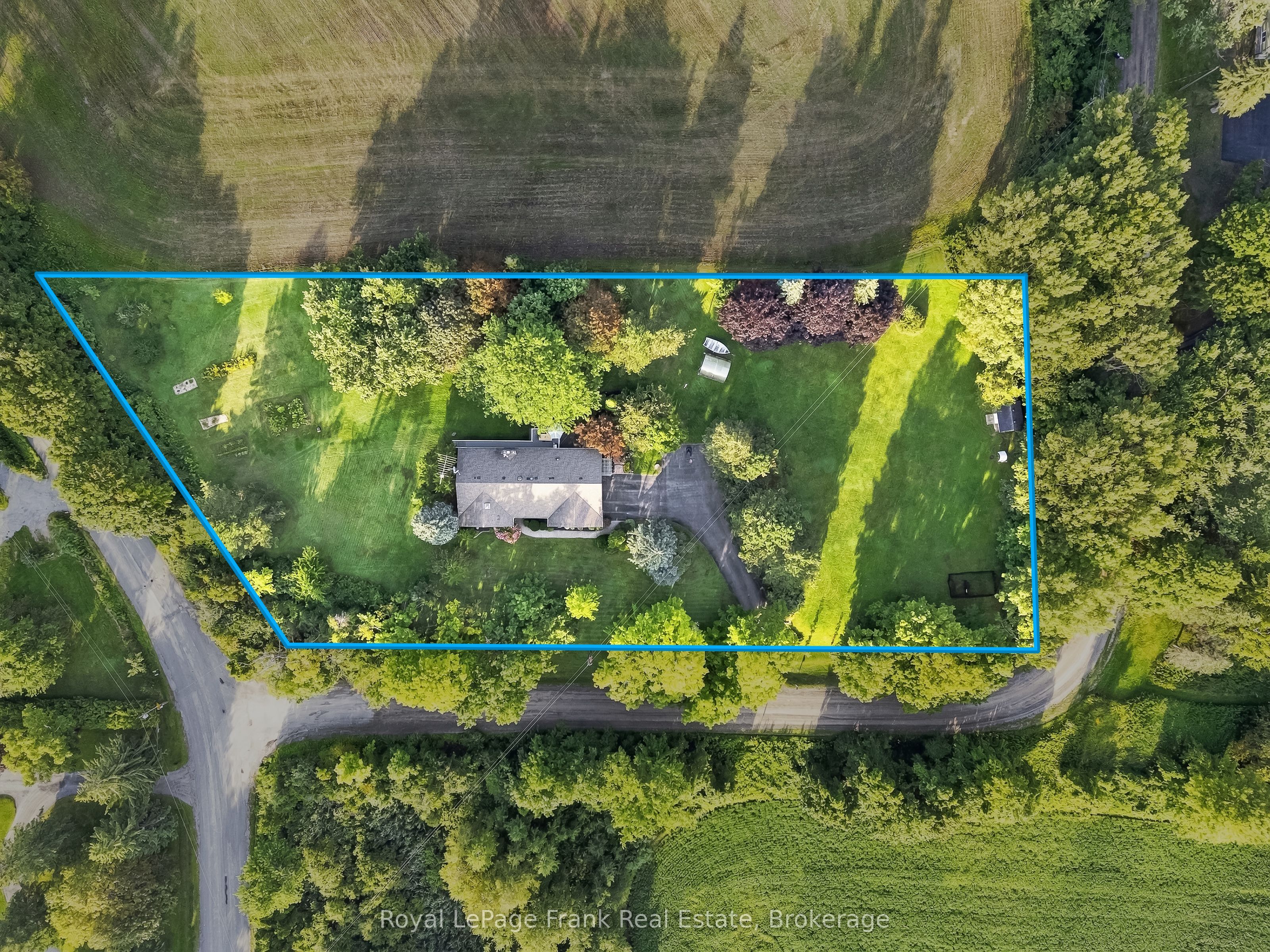 2407 Ashbridge Road Property Photo 4